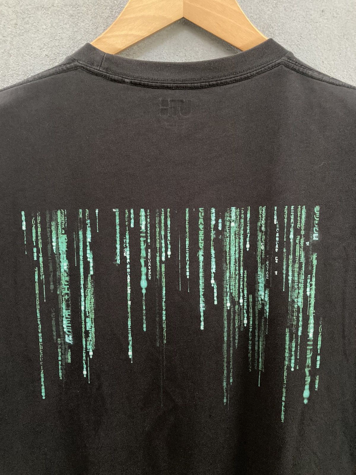 Uniqlo × Warner Bros UT x The Matrix Box Logo Movie Tee Size US L / EU 52-54 / 3 - 5 Thumbnail