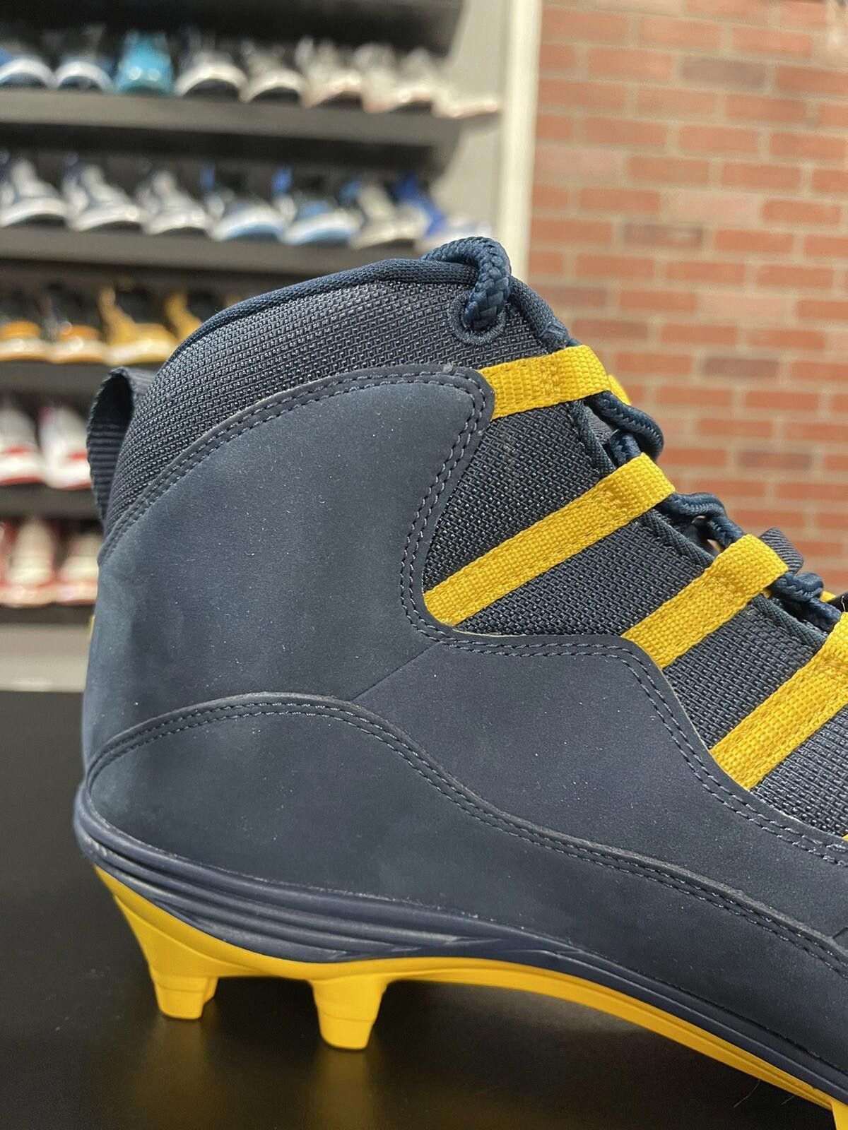 Jordan Brand Size 13 - Air Jordan 10 Michigan Wolverines PE DC1142-407 Size US 13 / EU 46 - 7 Thumbnail