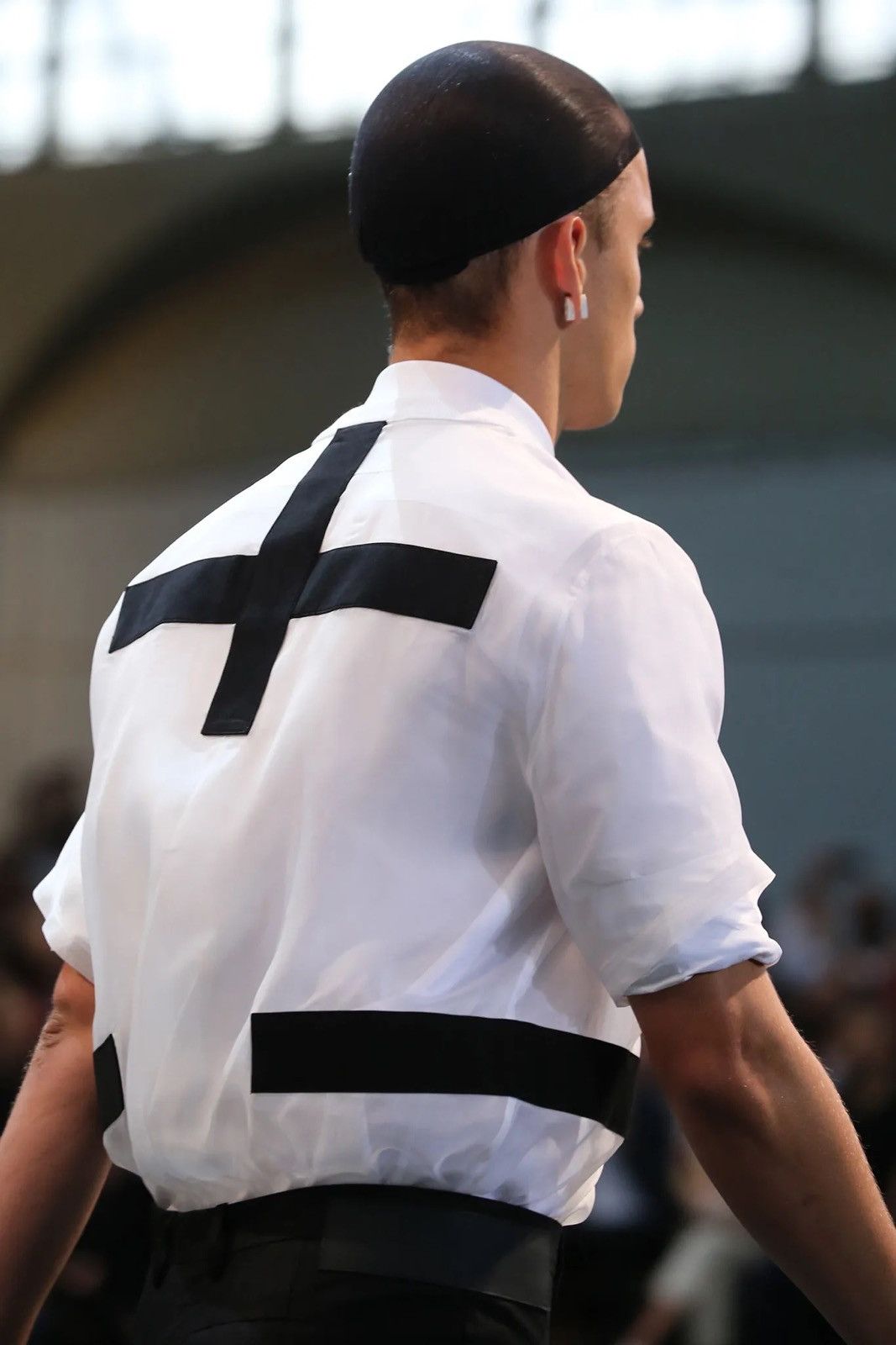 Givenchy Givenchy SS15 Cross Appliqué Crewneck Riccaddo Tisci era Size US M / EU 48-50 / 2 - 1 Thumbnail