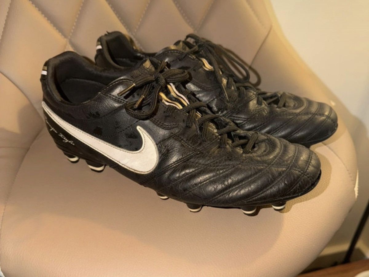 Nike Nike tiempo light football boots cleats vintage Size US 9.5 / EU 42-43 - 1 Thumbnail