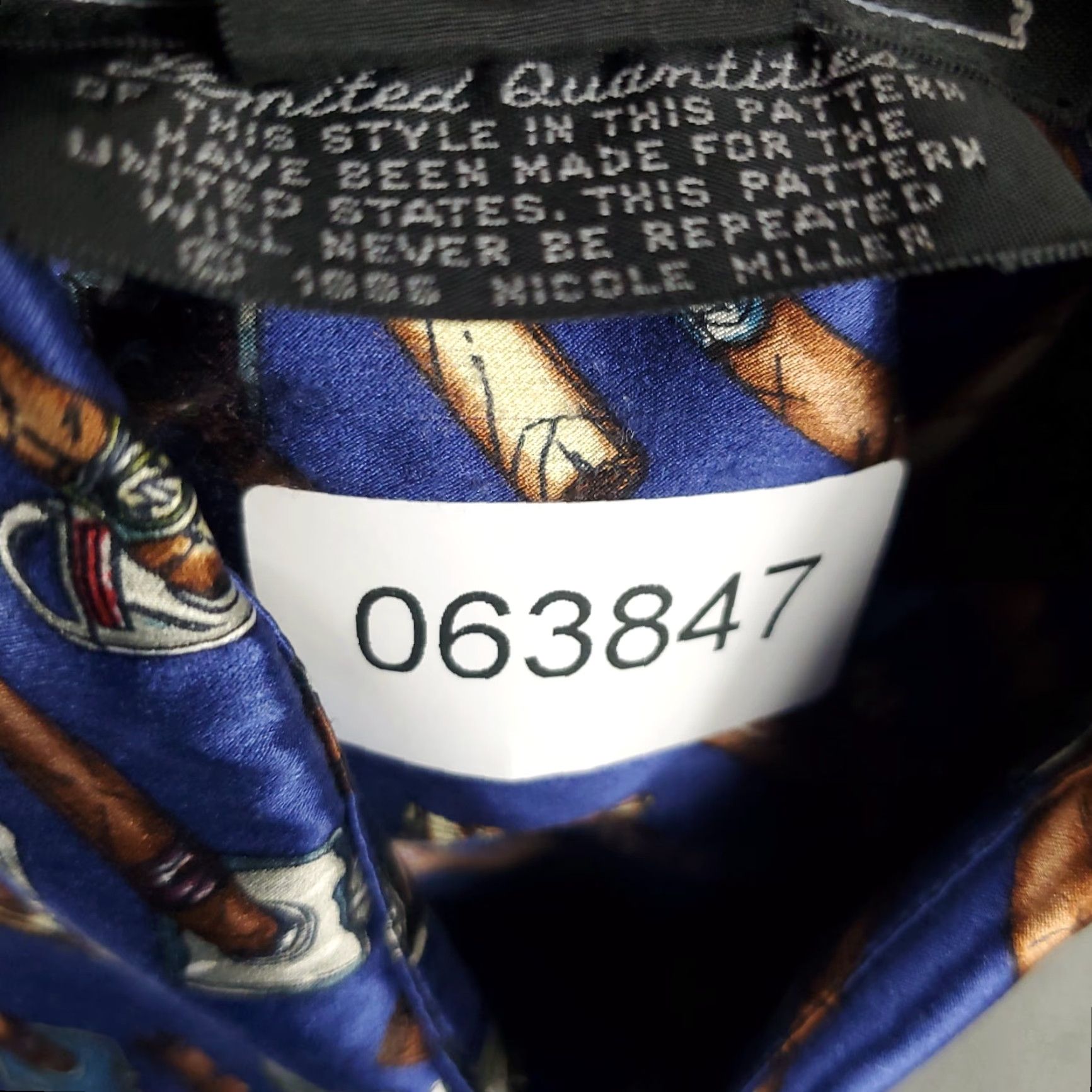 Nicole Miller VINTAGE Nicole Miller Shirt Mens XL Blue Silk Graphic Print Button-Up Short Sleeve Collared Cigar Art 90s Casual Party/Cocktail Travel Size US XL / EU 56 / 4 - 8 Thumbnail