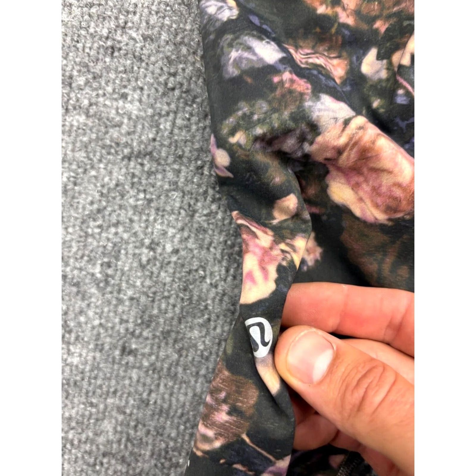 Lululemon Lululemon Speed Up Tight 28” Legging Women's 4 Gray Pink Floral Print Cropped Cropped Floral Print Tight Size 27" / US 4 / IT 40 - 6 Thumbnail