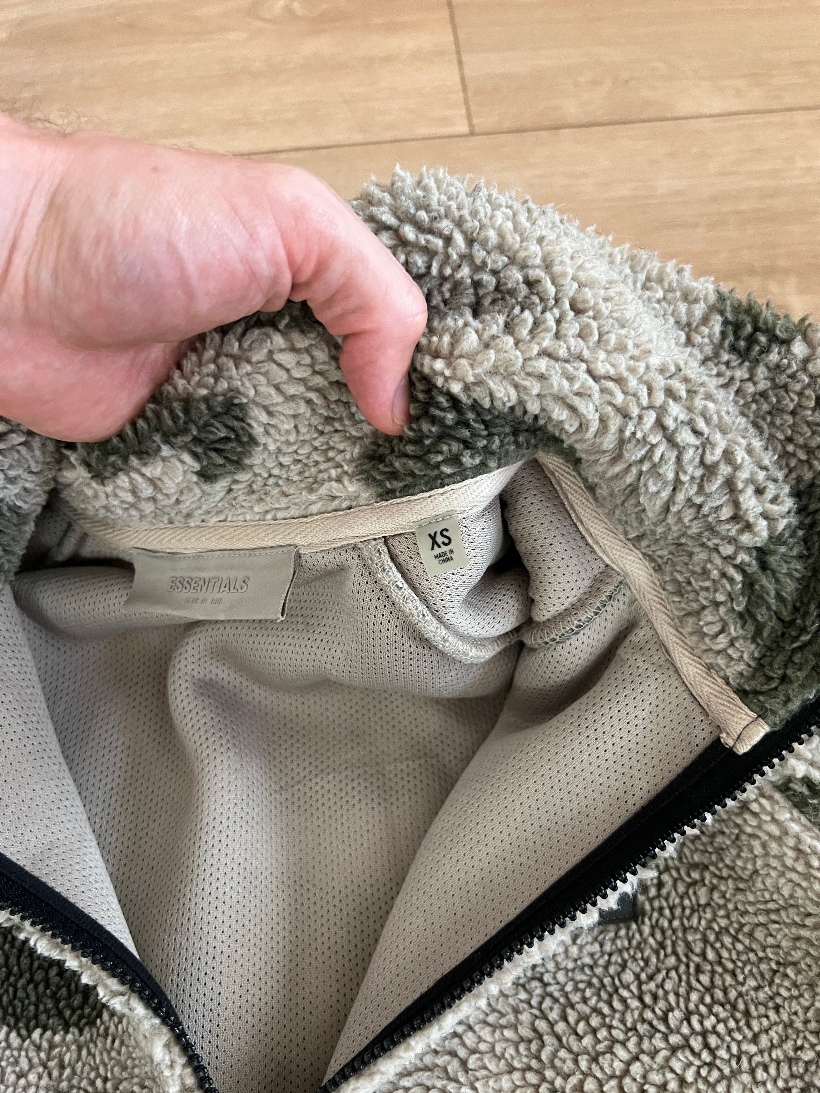 Essentials Fear of God Essentials Tan Green Camo Sherpa Full Zip Jacket Size US XS / EU 42 / 0 - 5 Thumbnail
