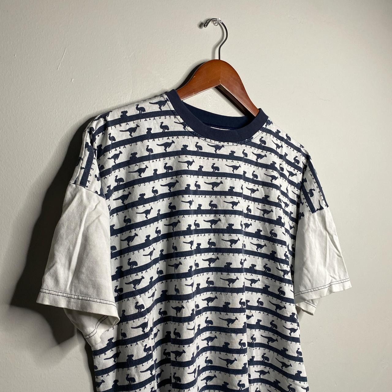 Vintage 90s vintage white and navy Australia T-shirt size medium Size US M / EU 48-50 / 2 - 2 Thumbnail