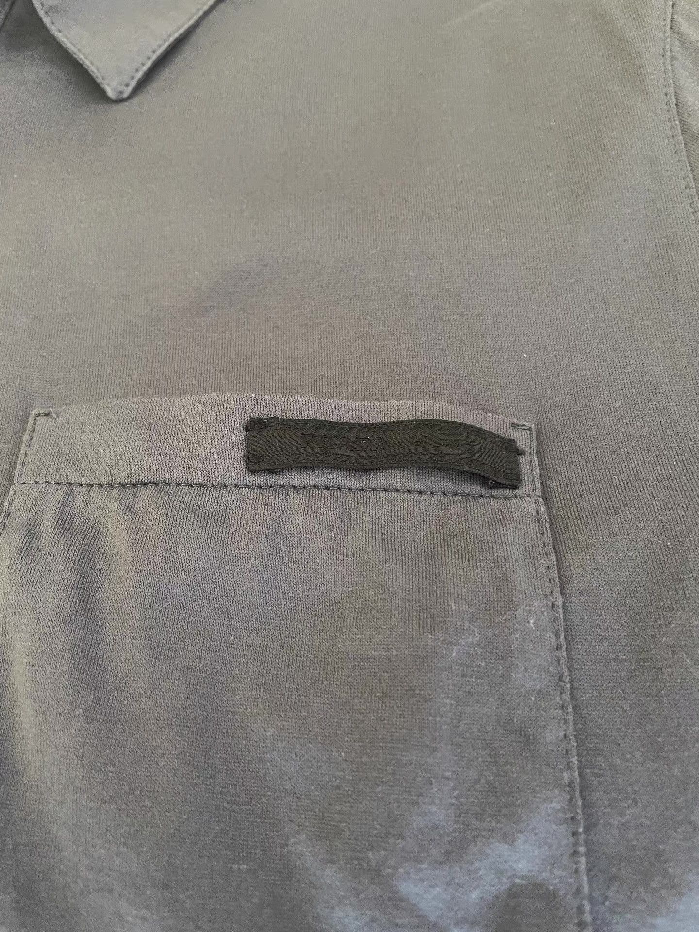 Prada Prada grey short-sleeve polo shirt. Q4 Size US S / EU 44-46 / 1 - 3 Thumbnail