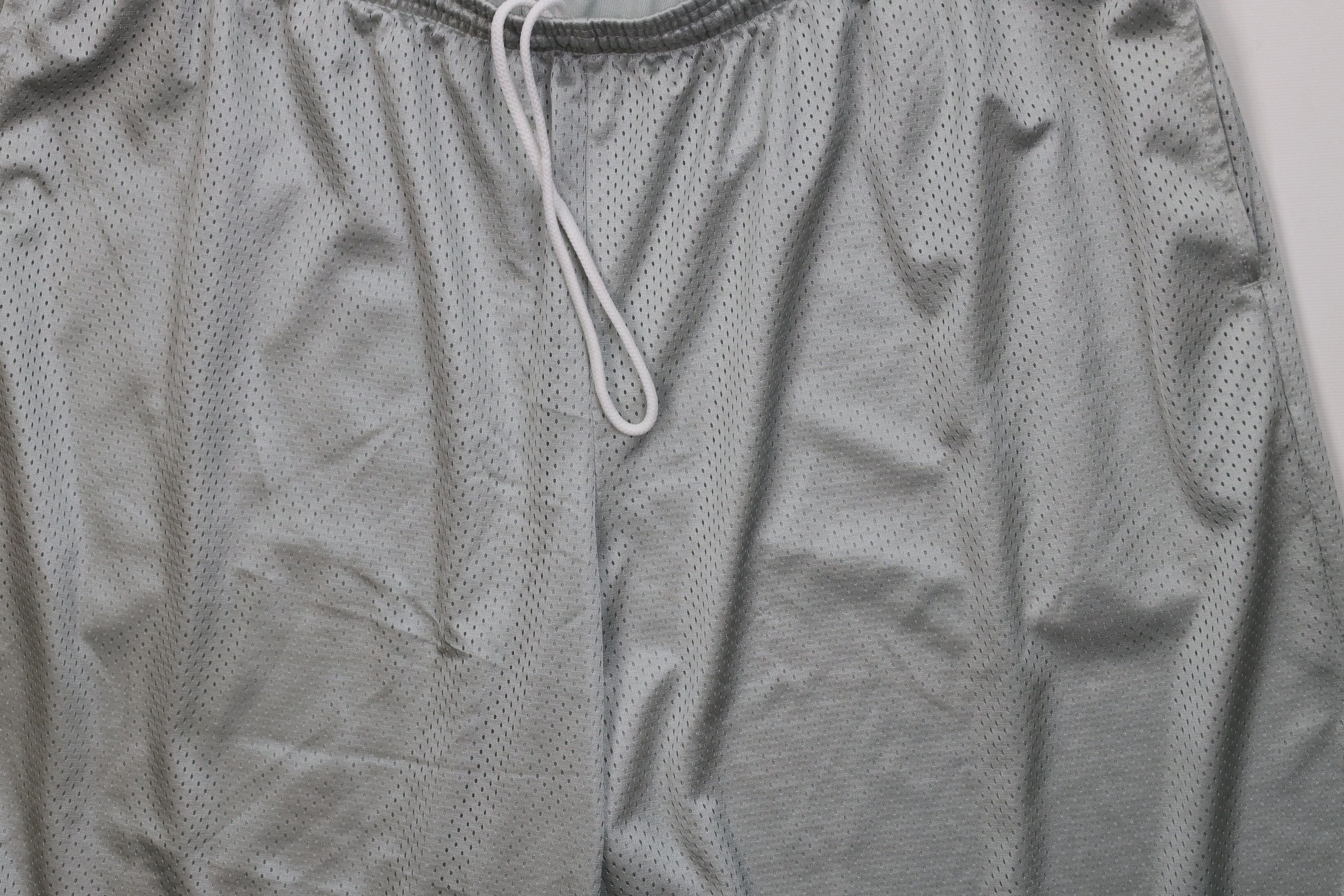 Vintage Vintage 90s Y2K Streetwear Above Knee Mesh Shorts Polyester Size US 36 / EU 52 - 3 Thumbnail