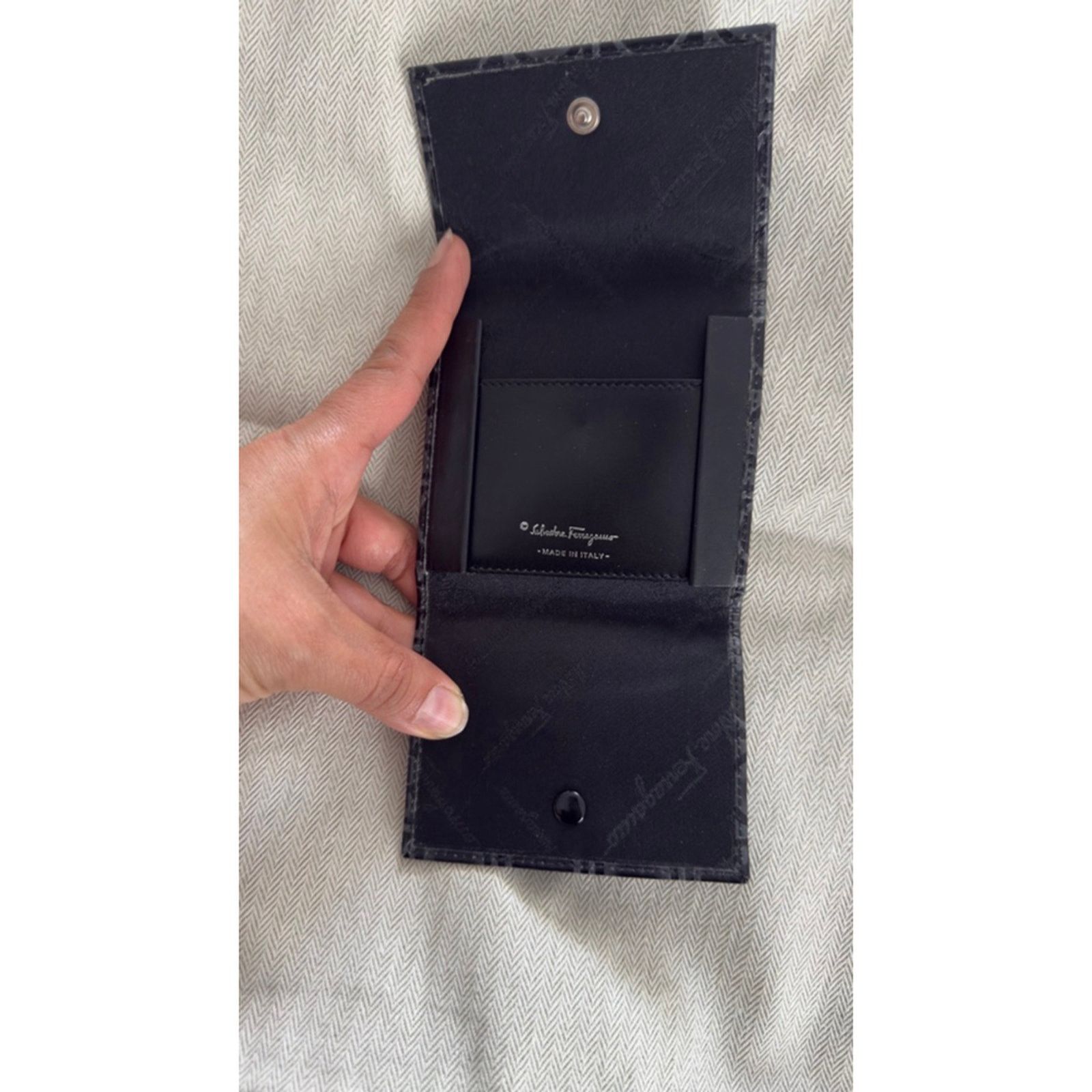Salvatore Ferragamo Salvatore Ferragamo Black Gancini Embossed Leather Wallet Size ONE SIZE - 2 Thumbnail