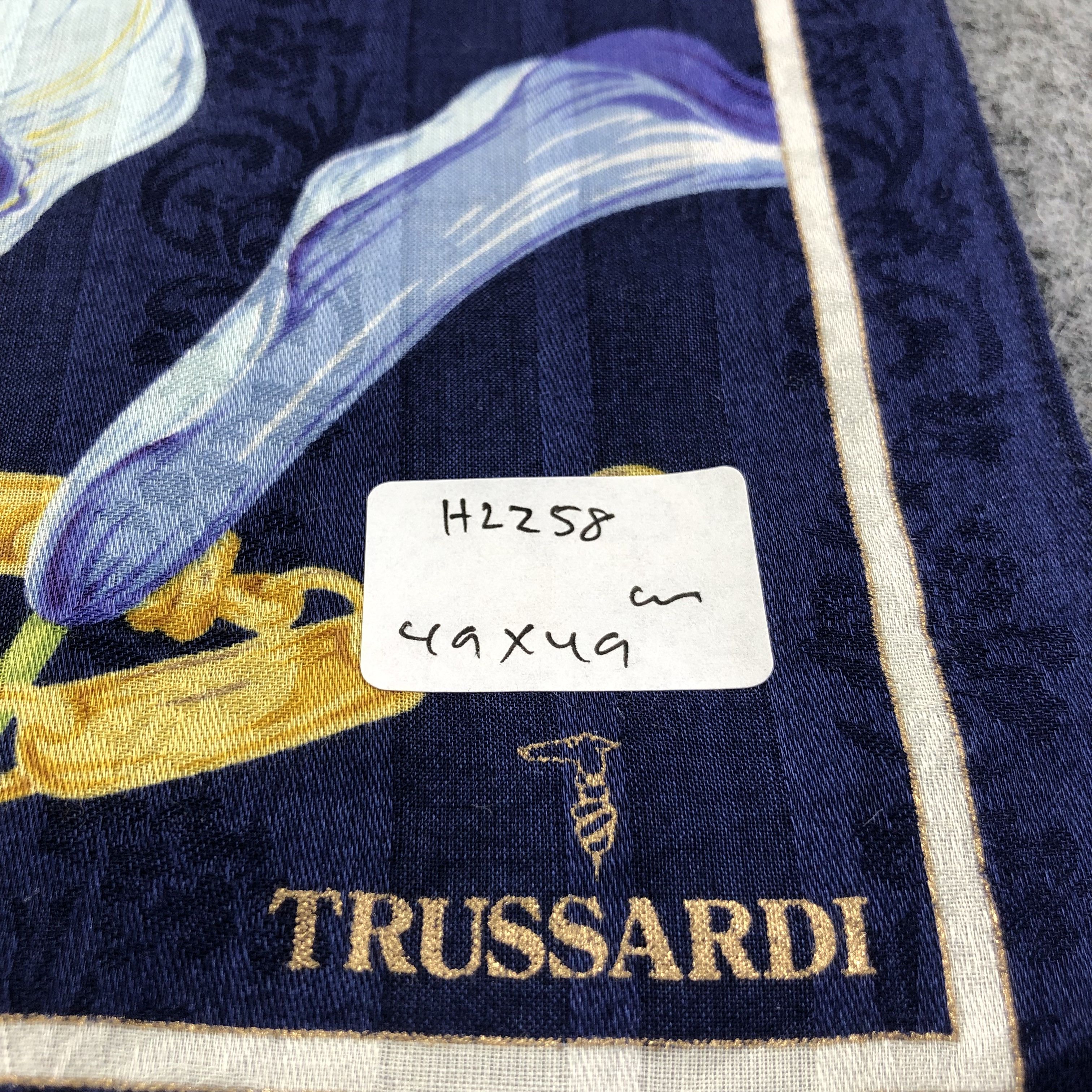 Trussardi Trussardi Gold Chains Handkerchief Neckerchief Bandana H2258 Size ONE SIZE - 5 Thumbnail
