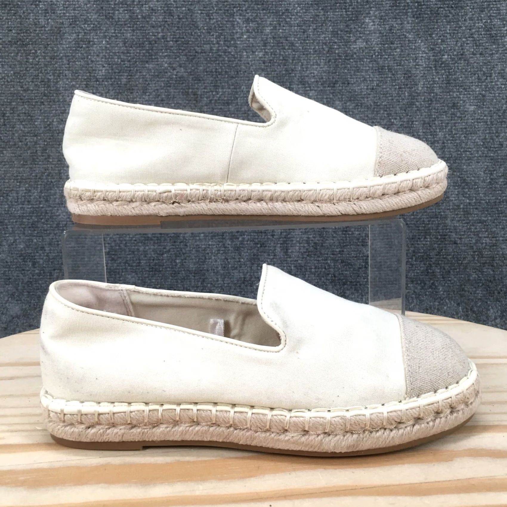 Vintage Universal Thread Shoes Womens 6.5 Cap Toe Slip On Flats Espadrille Beige Canvas Shoes Womens Cap Toe Slip-On Flats Beige Canvas Size ONE SIZE - 2 Thumbnail