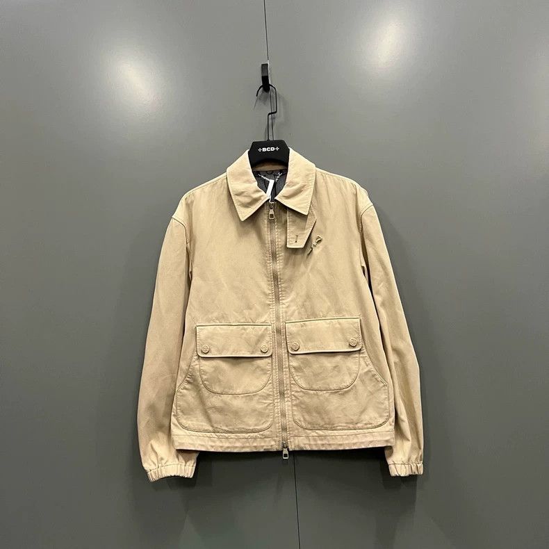 Louis Vuitton Louis Vuitton Khaki pin logo jacket 2501-Nextarrow Size US S / EU 44-46 / 1 - 1 Thumbnail