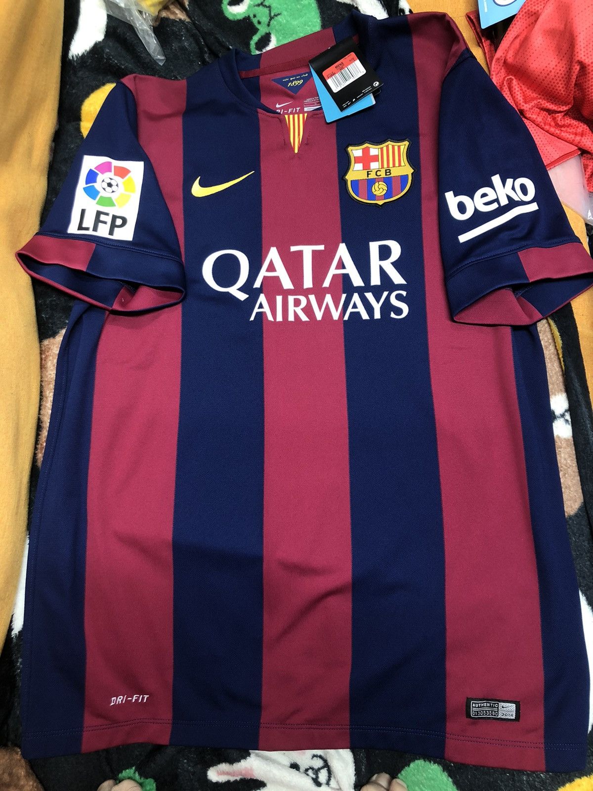 image of Bloke x F C Barcelona Barcelona 14/15 Home Shirt 6 Xavi in Blue/Red, Men's (Size Large)