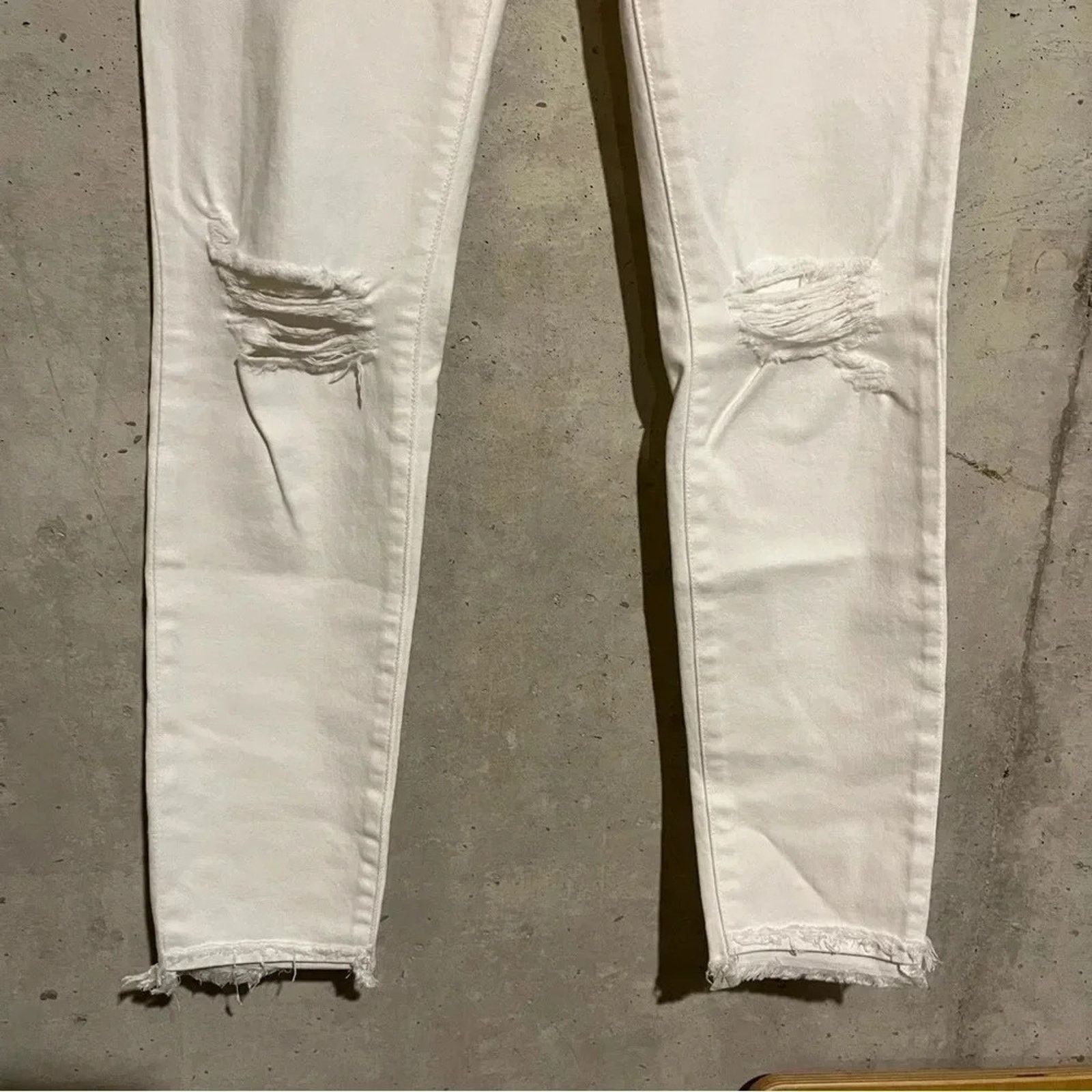 DL1961 DL1961 Margaux Instasculpt Skinny Distressed Jeans Sz 26 Size 26" / US 2 / IT 38 - 3 Thumbnail