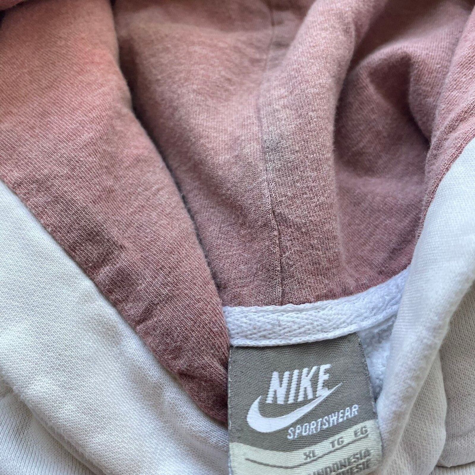 Nike Vintage Nike Sportswear Swoosh Y2K Hoodie XL Boxy White Rare Size US L / EU 52-54 / 3 - 8 Thumbnail
