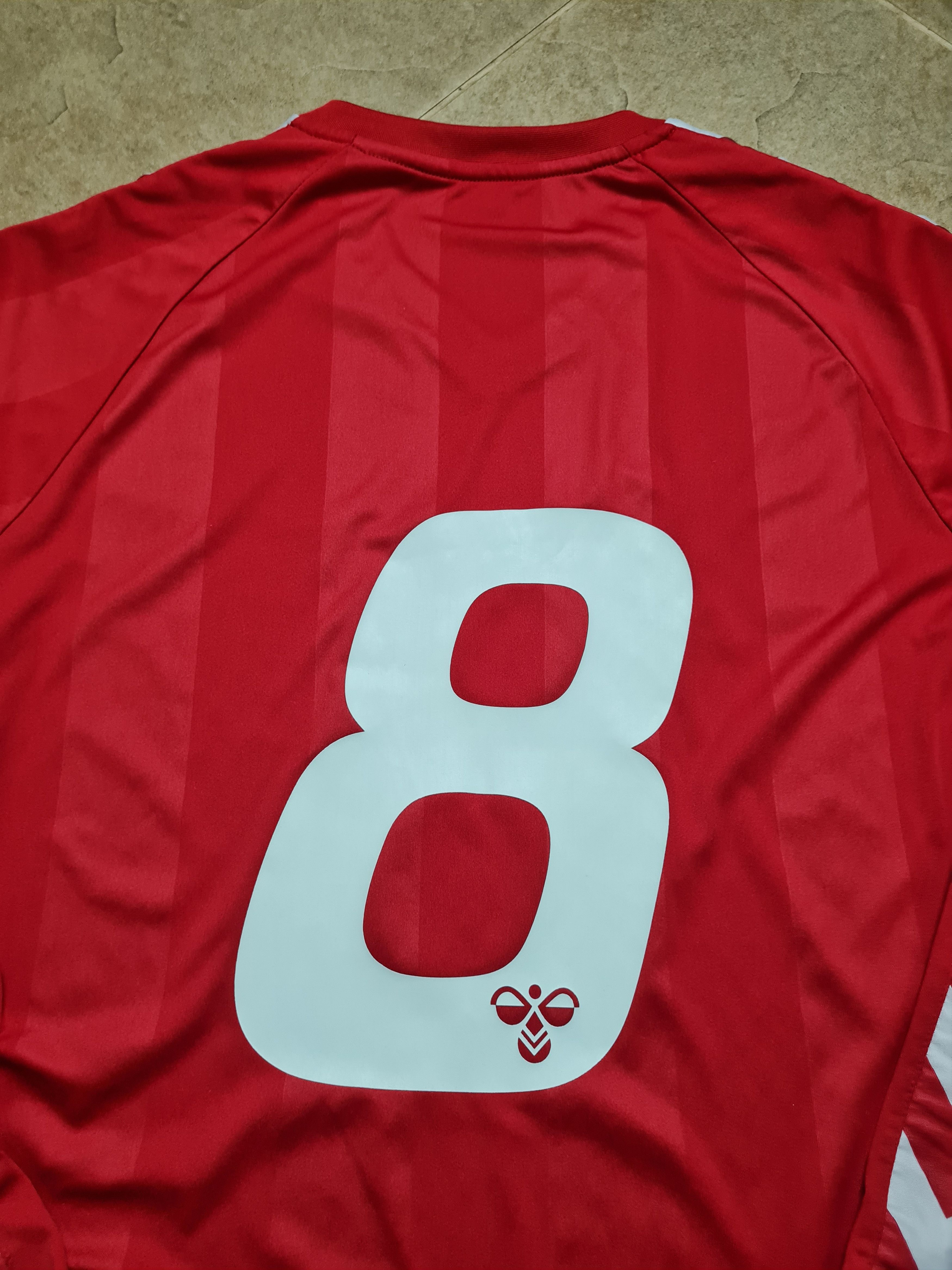 Hummel RETRO DENMARK 1983 #8 JESPER OLSEN FOOTBALL SHIRT HUMMEL Size US M / EU 48-50 / 2 - 10 Thumbnail