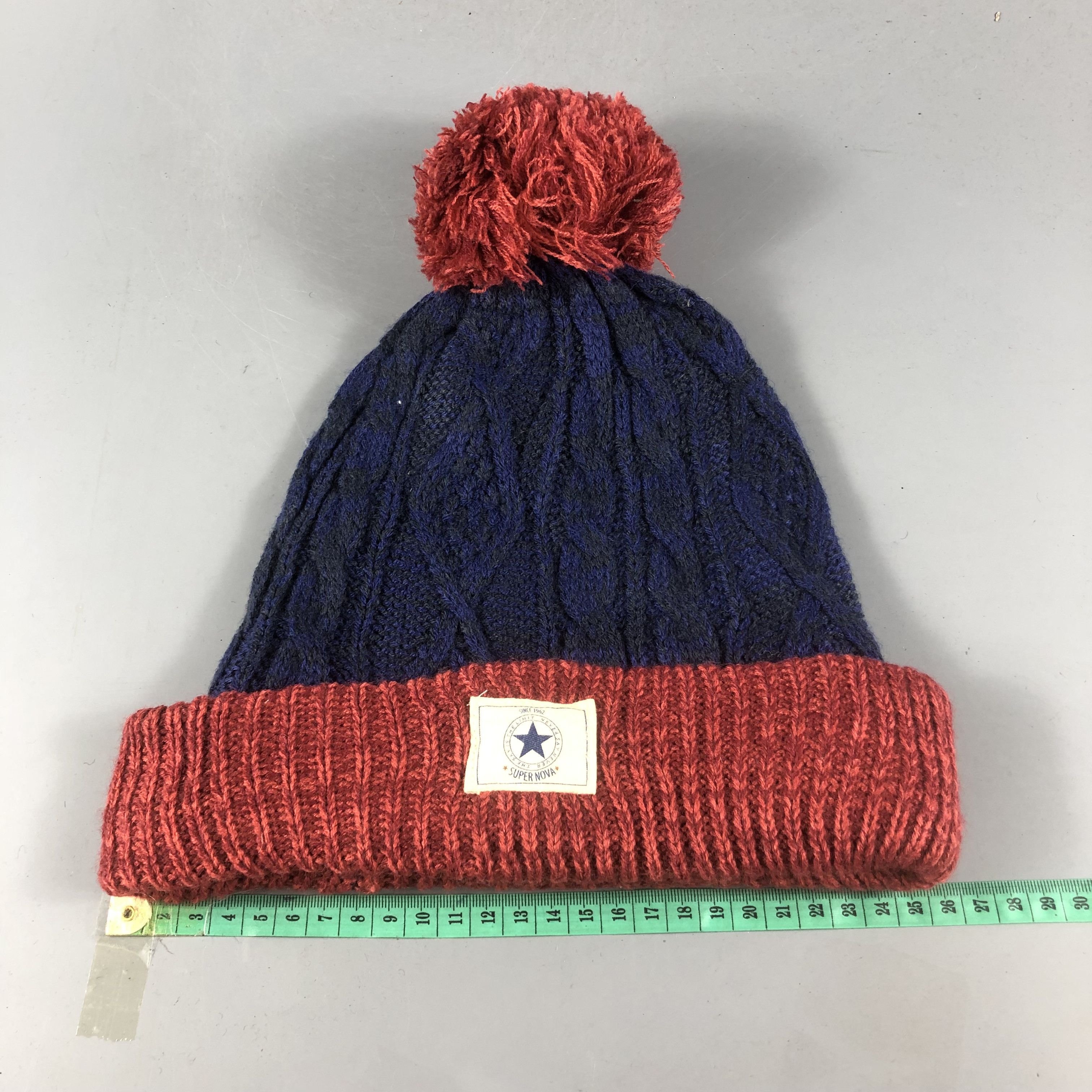 Vintage Super Nova Cable Knit Bobble Beanie Snowcap Snow Hat B585 Size ONE SIZE - 3 Thumbnail