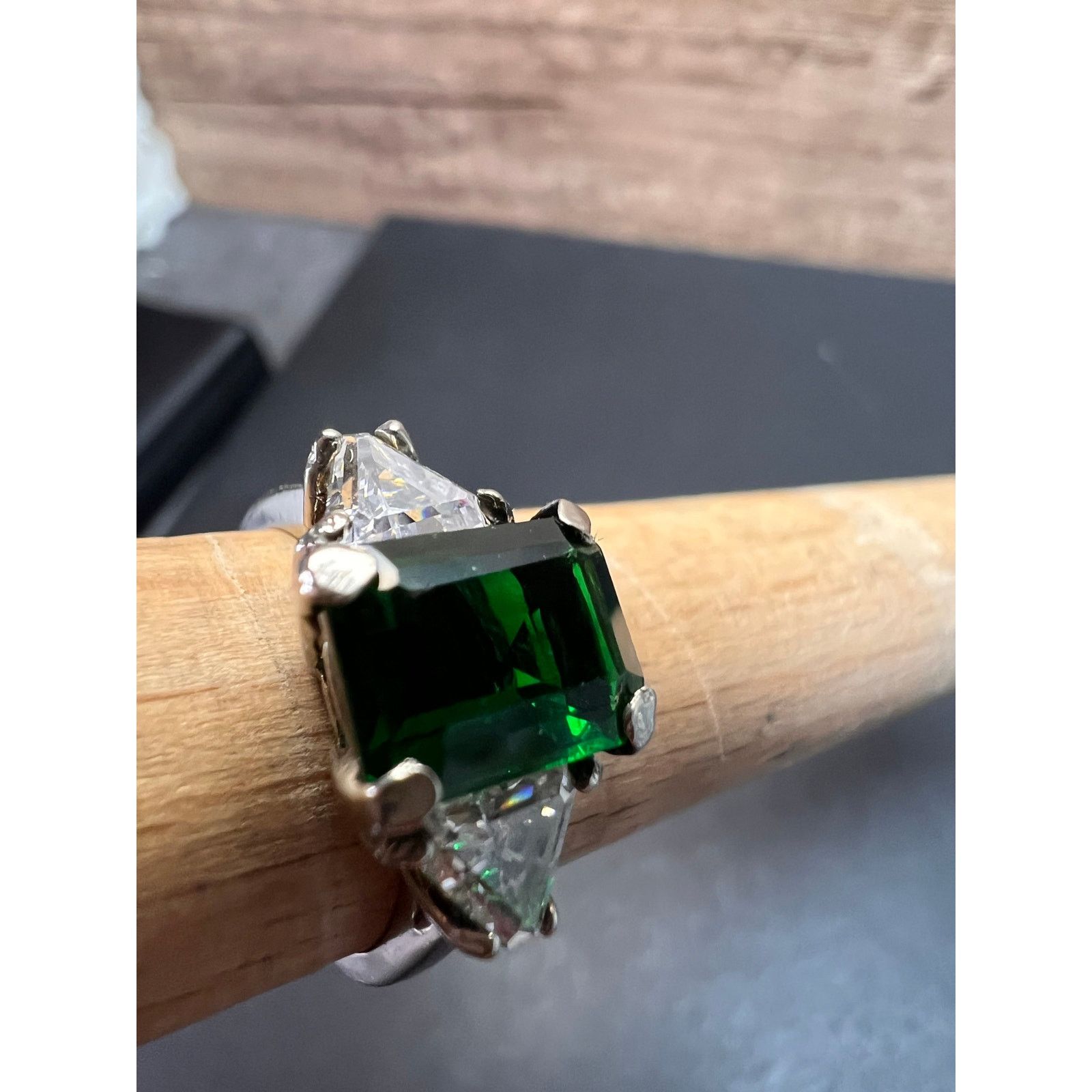 Other Vintage synthetic emerald 925 silver ring size 7 Size ONE SIZE - 16 Thumbnail