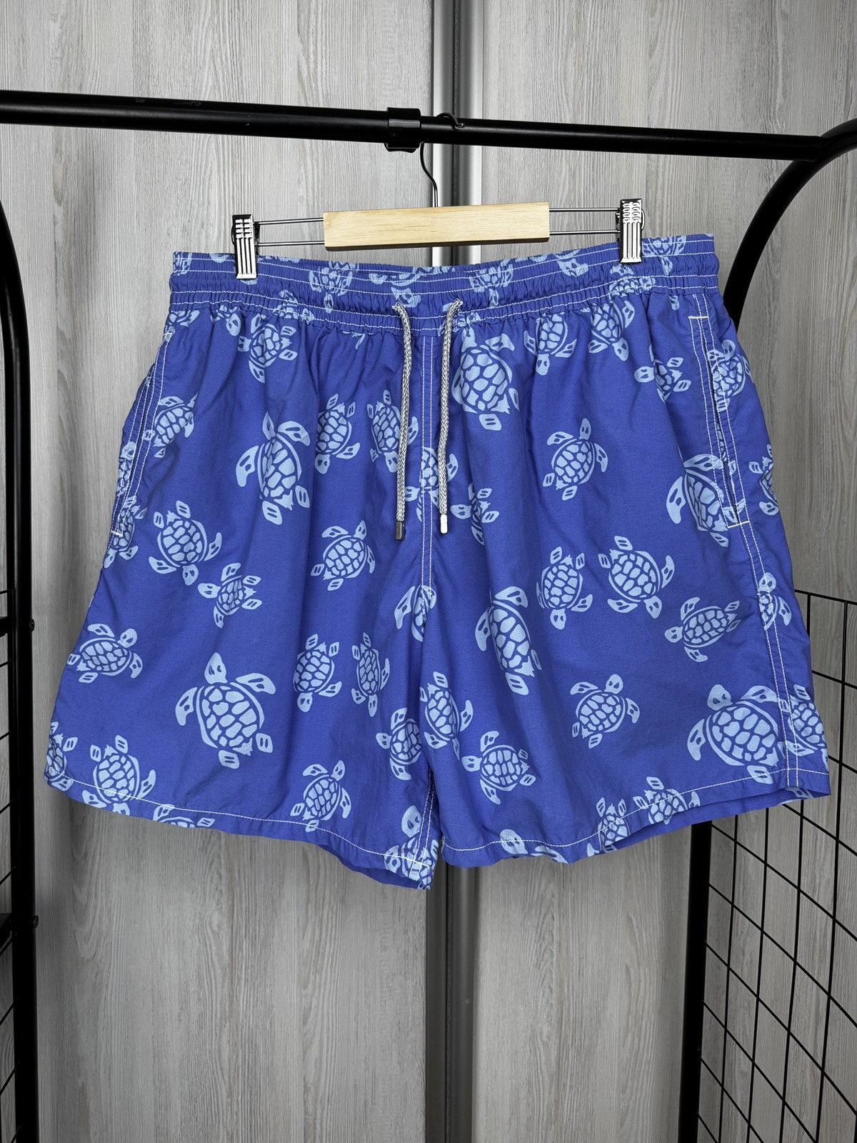 Vilebrequin Vilebrequin Turtle Print Beach Shorts size XXXL Size US 38 / EU 54 - 2 Thumbnail