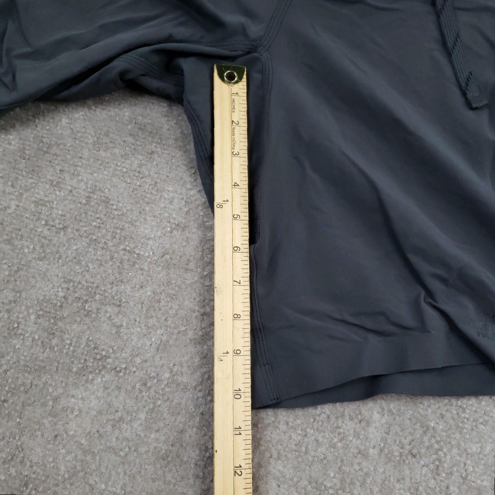 The North Face The North Face Shorts Mens 32 Gray Nylon Stretch Board Swim Trunks Outdoor Size US 32 / EU 48 - 2 Thumbnail