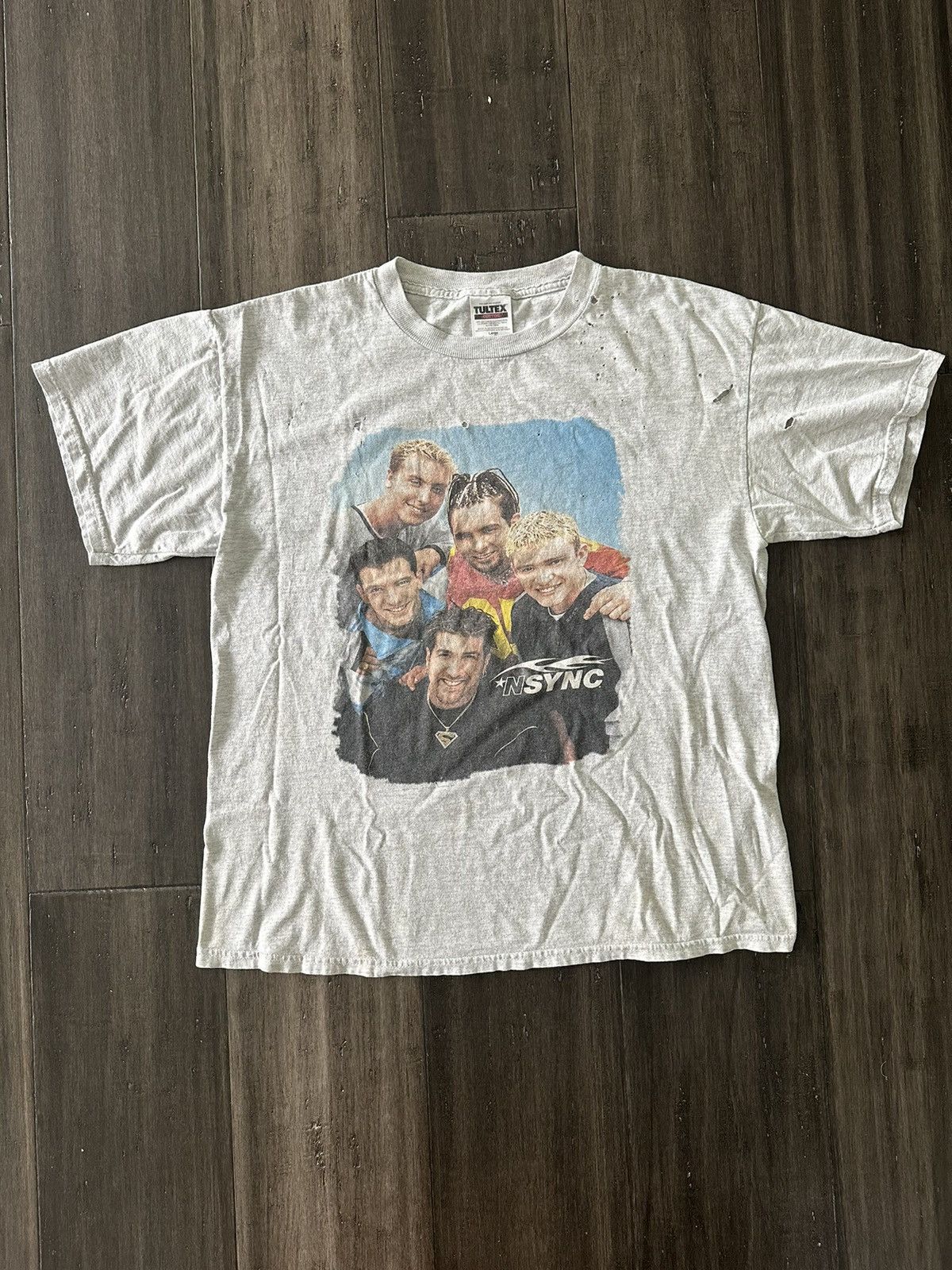 02 on sale *NSYNC TEE SZ L