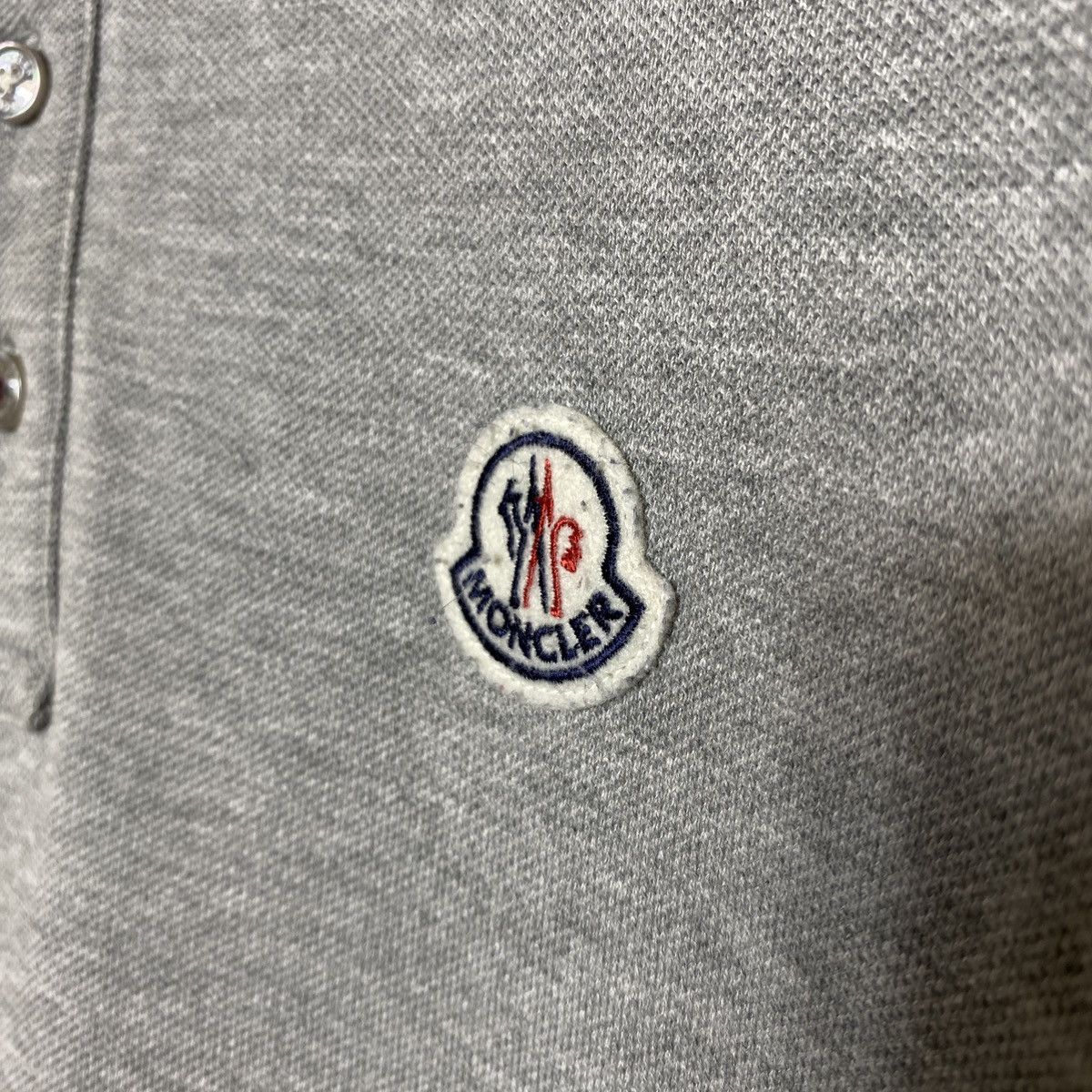 Moncler Classic Polo Moncler Gray Size US M / EU 48-50 / 2 - 4 Thumbnail