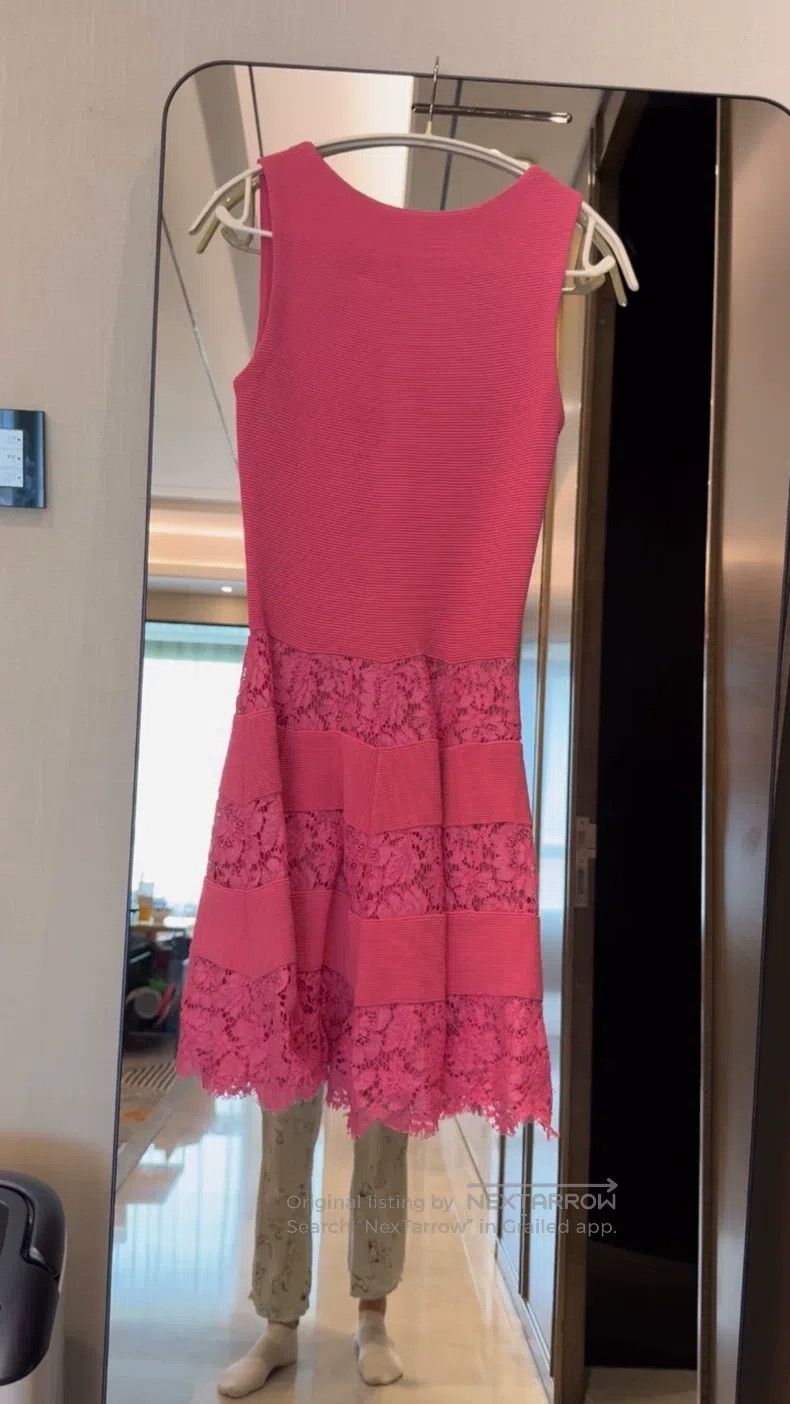 Valentino Valentino Lace dress Size S / US 4 / IT 40 - 1 Thumbnail