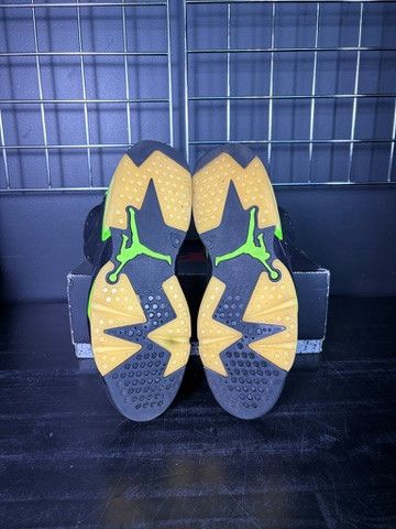 Jordan Brand Air Jordan 6 Retro "Electric Green" **PRE-OWNED** Size US 12 / EU 45 - 4 Thumbnail