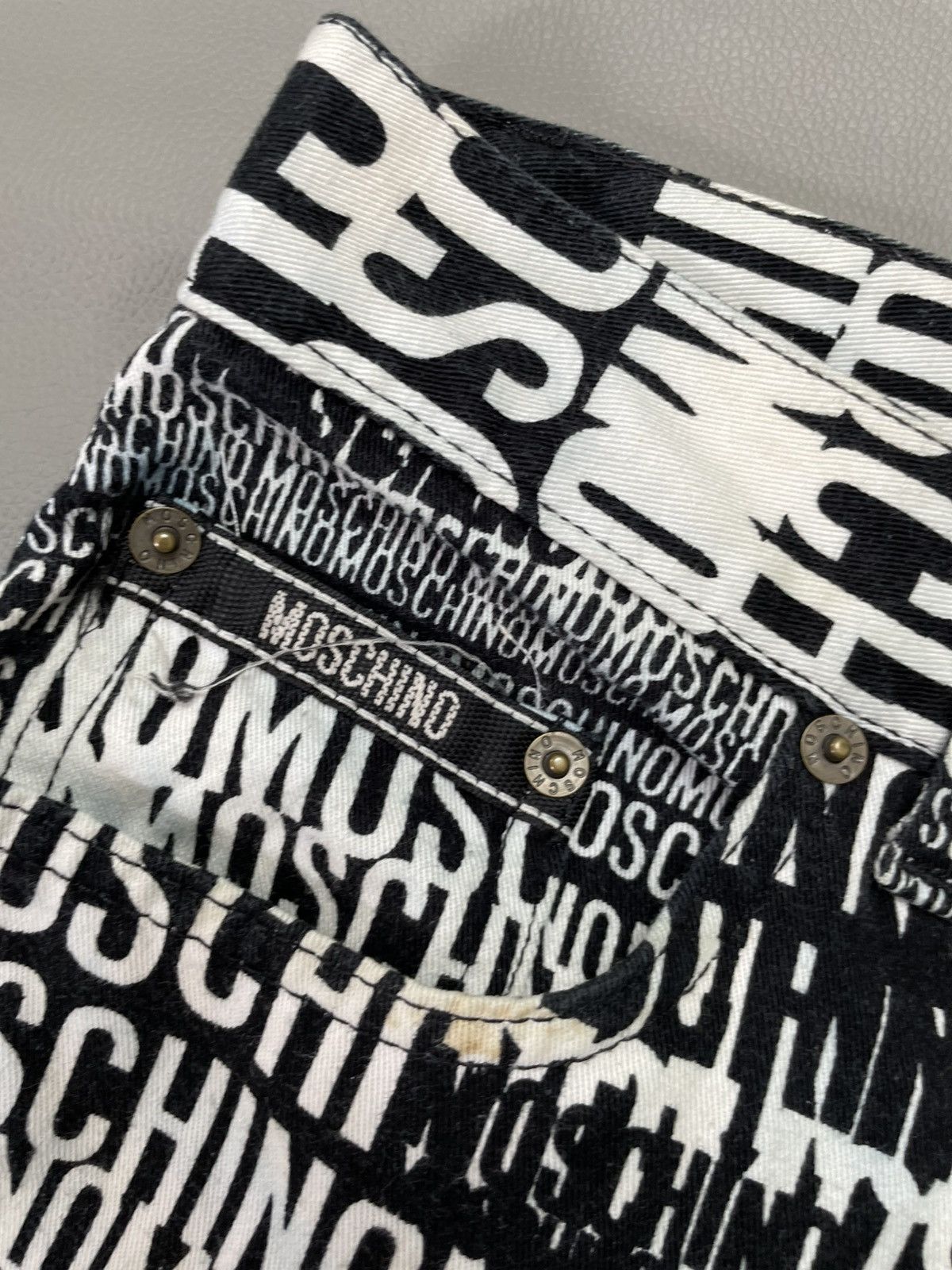 Designer × Moschino Moschino Poem Short Pants Size US 32 / EU 48 - 4 Thumbnail