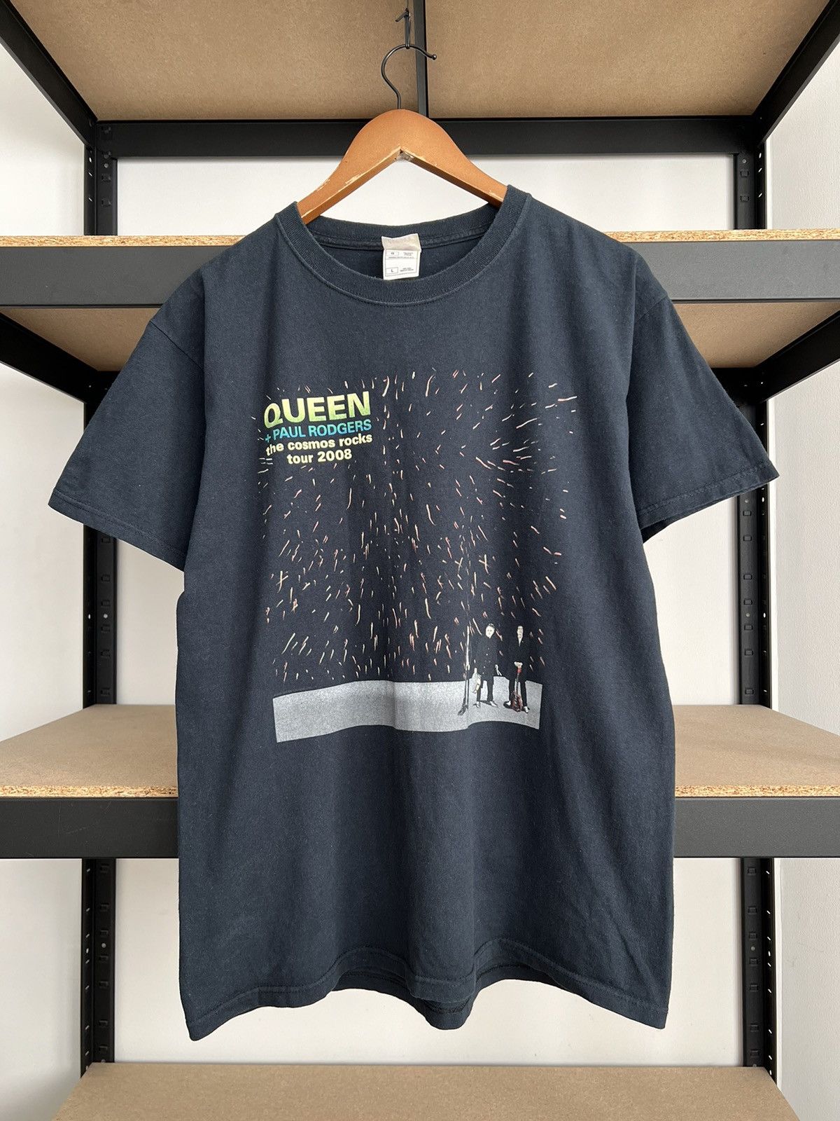 Band Tees Vintage 2008 Queen Paul Rodgers The Cosmos Rocks Tour Tshirt Size US L / EU 52-54 / 3 - 1 Thumbnail