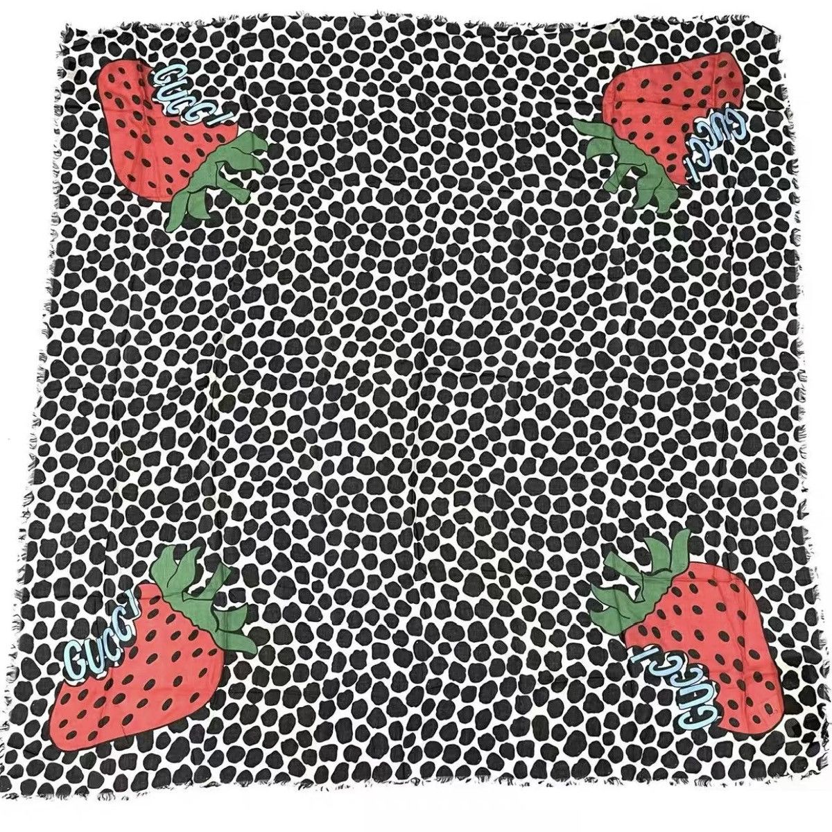 Gucci Strawberry animal print shawl Size ONE SIZE - 1 Thumbnail