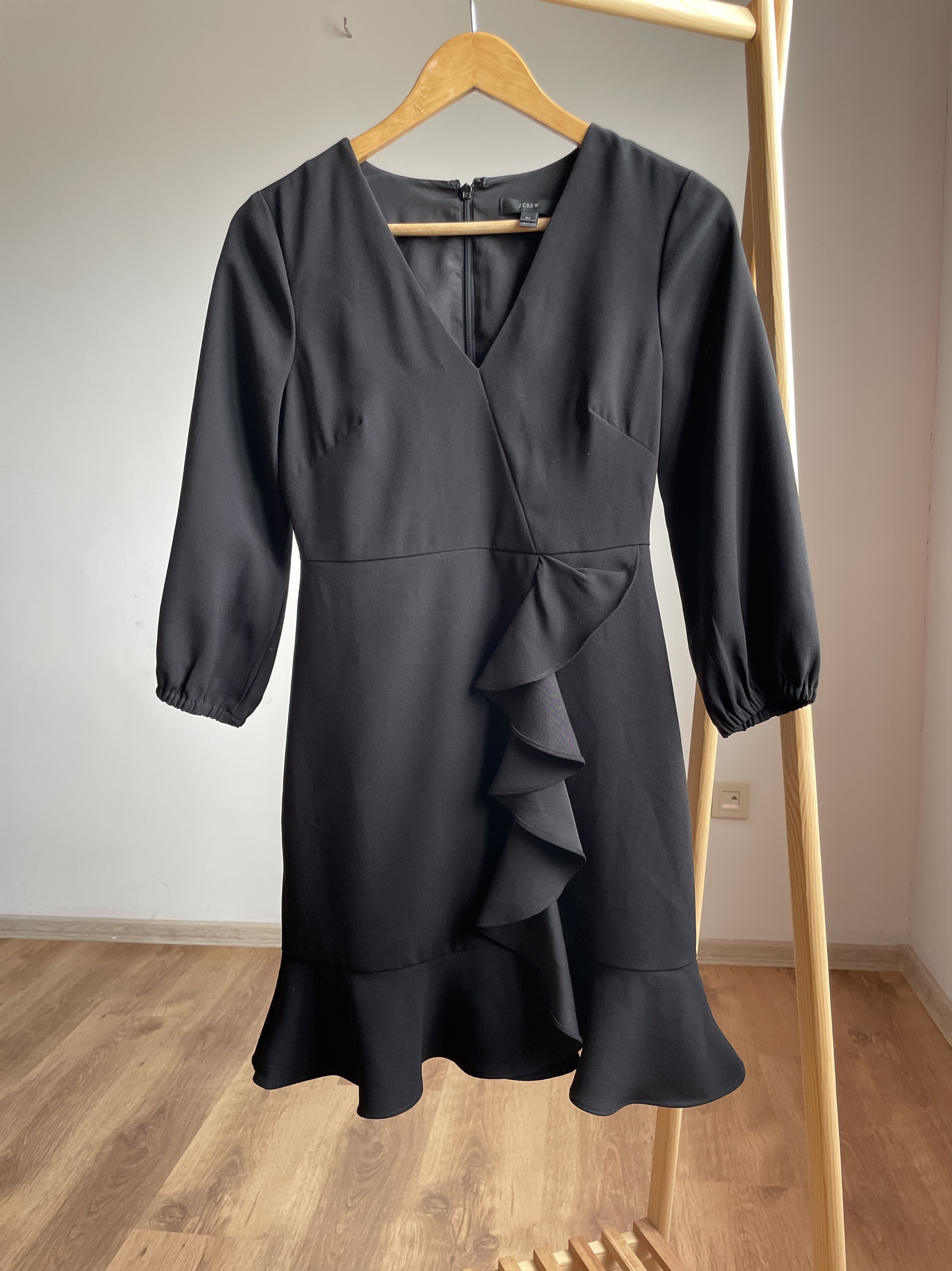 J.Crew J.Crew Drapey Ruffle Front Midi Dress Size 0P Size XS / US 0-2 / IT 36-38 - 1 Thumbnail