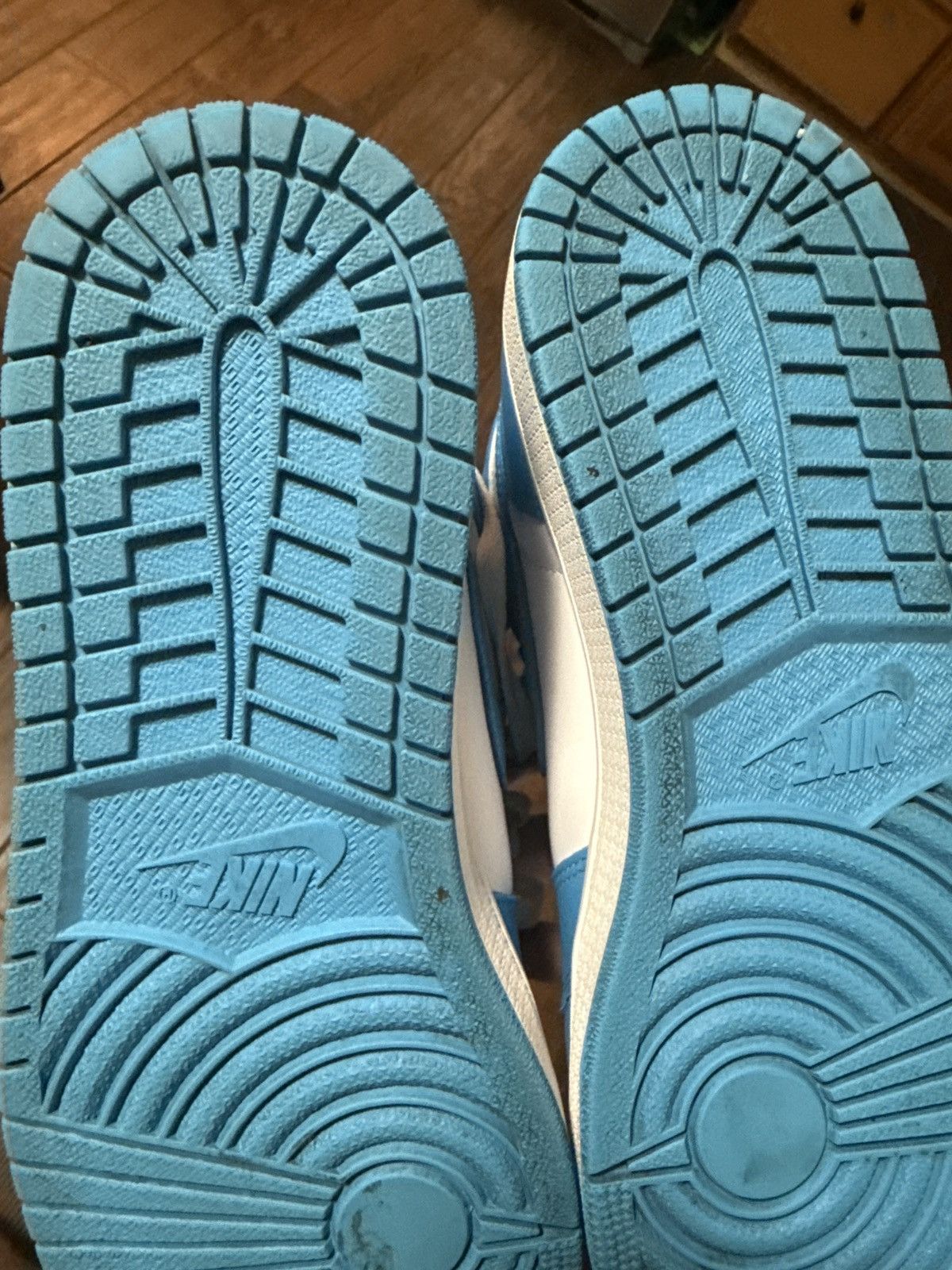 Jordan Brand Air Jordan 1 UNC 2015 Release Size US 10 / EU 43 - 9 Thumbnail
