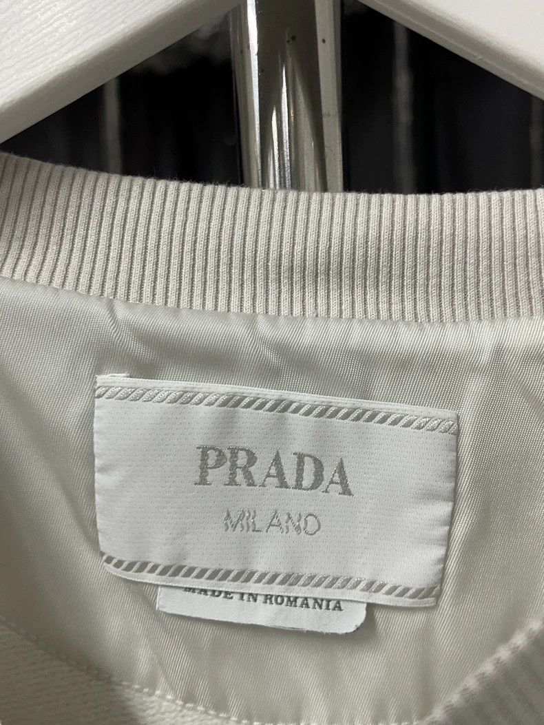 Prada PradaWhite embossed letter logo short sleeves 2503-Nextarro Size US M / EU 48-50 / 2 - 6 Thumbnail
