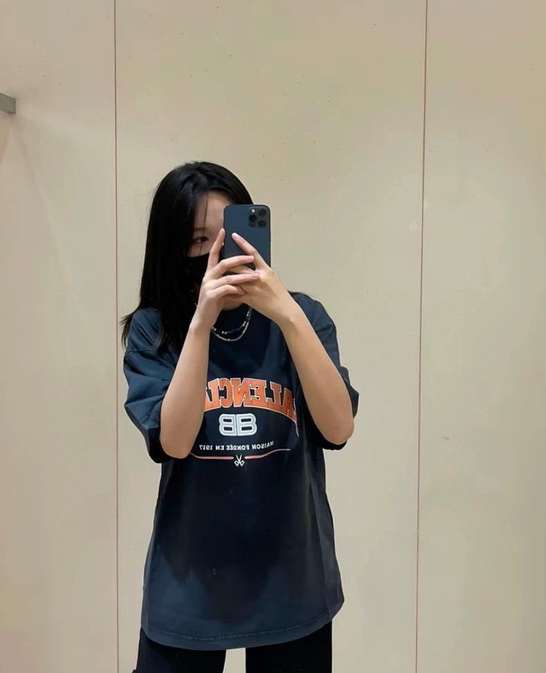 Balenciaga Balenciaga Maison Series BB Letter Logo Printed Cracked Di Size US L / EU 52-54 / 3 - 9 Thumbnail