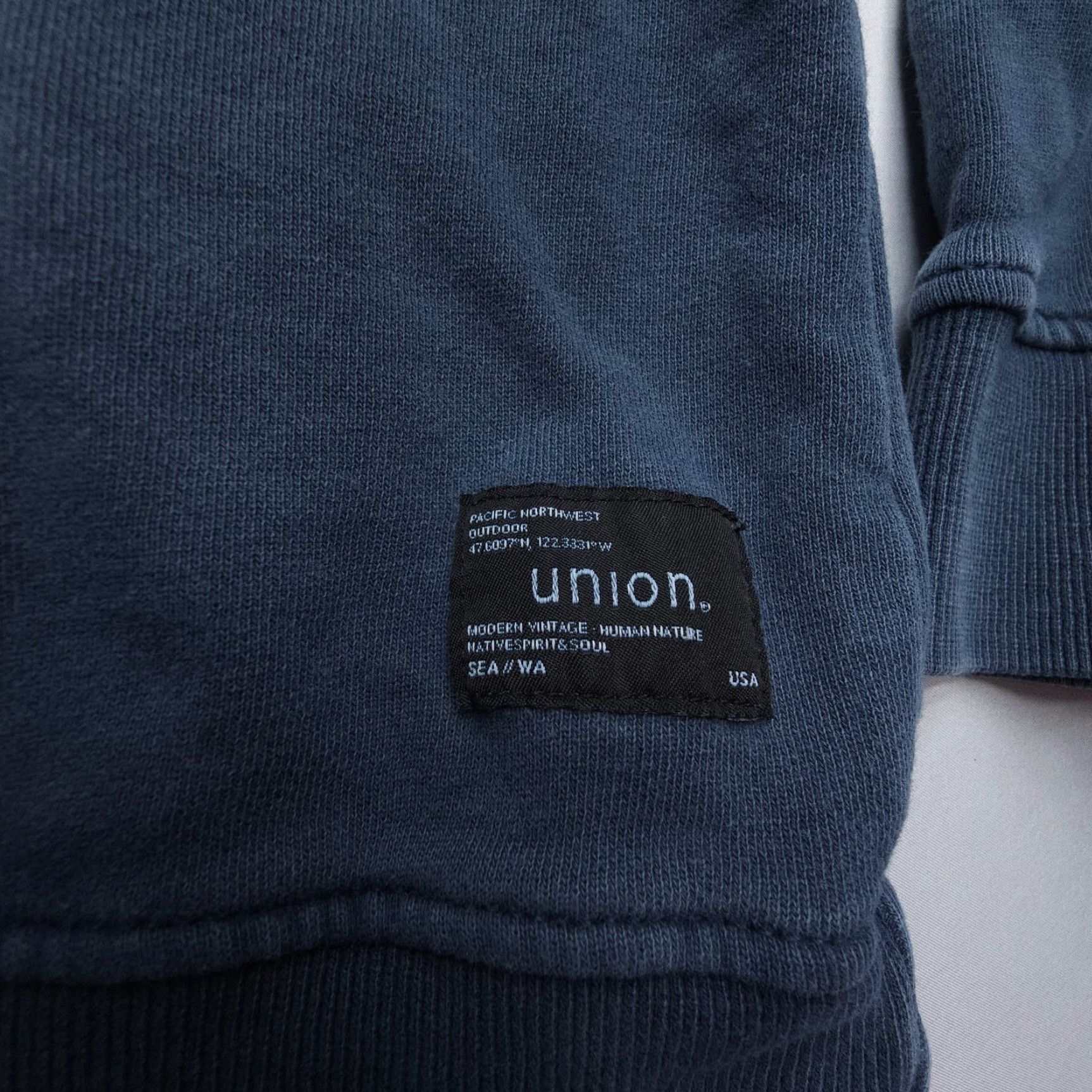 Vintage VINTAGE Union Sea WA Henley Sweatshirt Mens Large Blue Cotton Knit Coastal Casual Size US L / EU 52-54 / 3 - 3 Thumbnail
