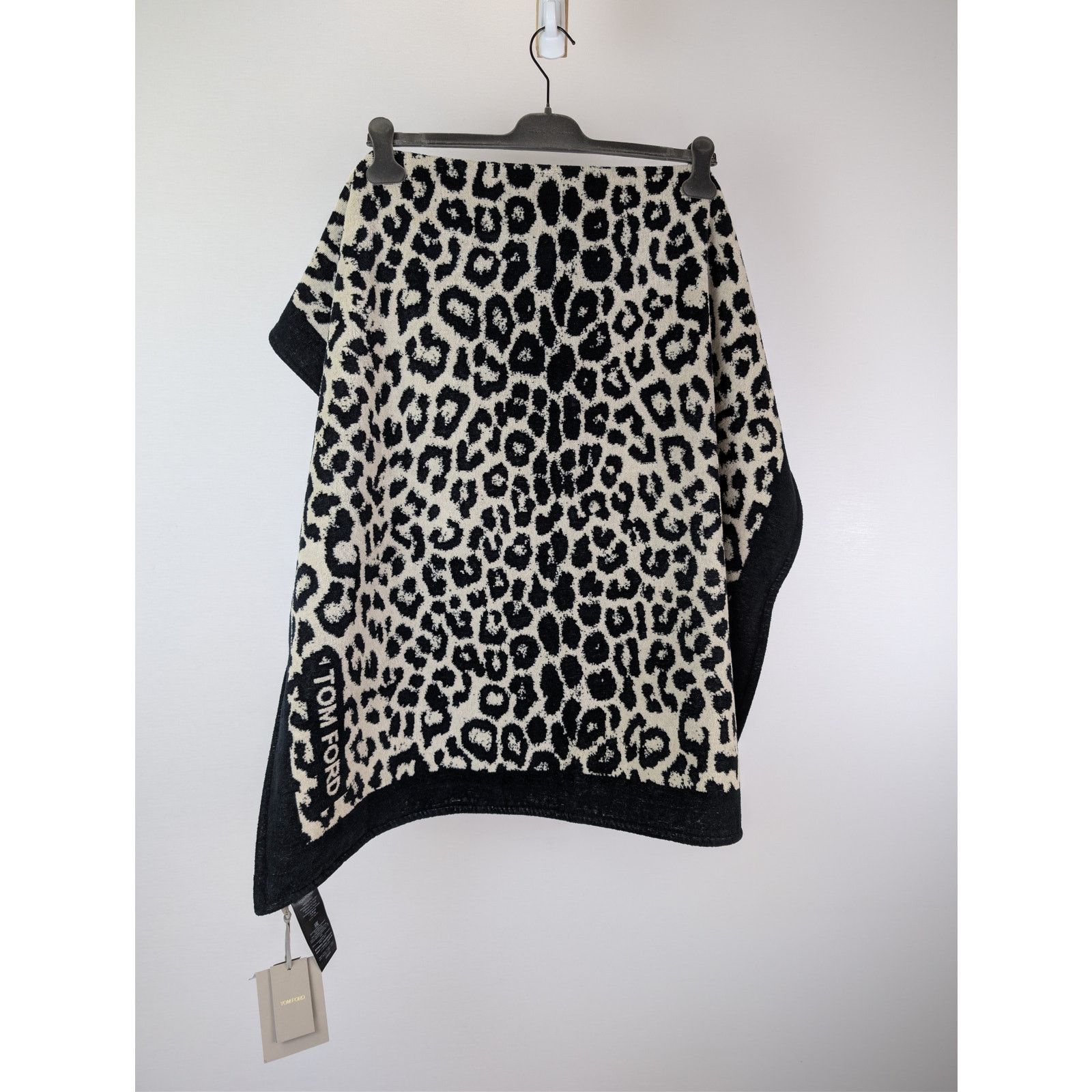 Tom Ford o1rshd1 Size: OS / Towel in Leopard Brown Size ONE SIZE - 6 Thumbnail