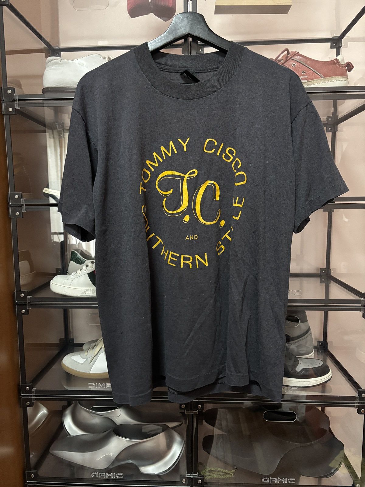 Vintage Vintage tommy Cisco tshirt Size US L / EU 52-54 / 3 - 1 Thumbnail