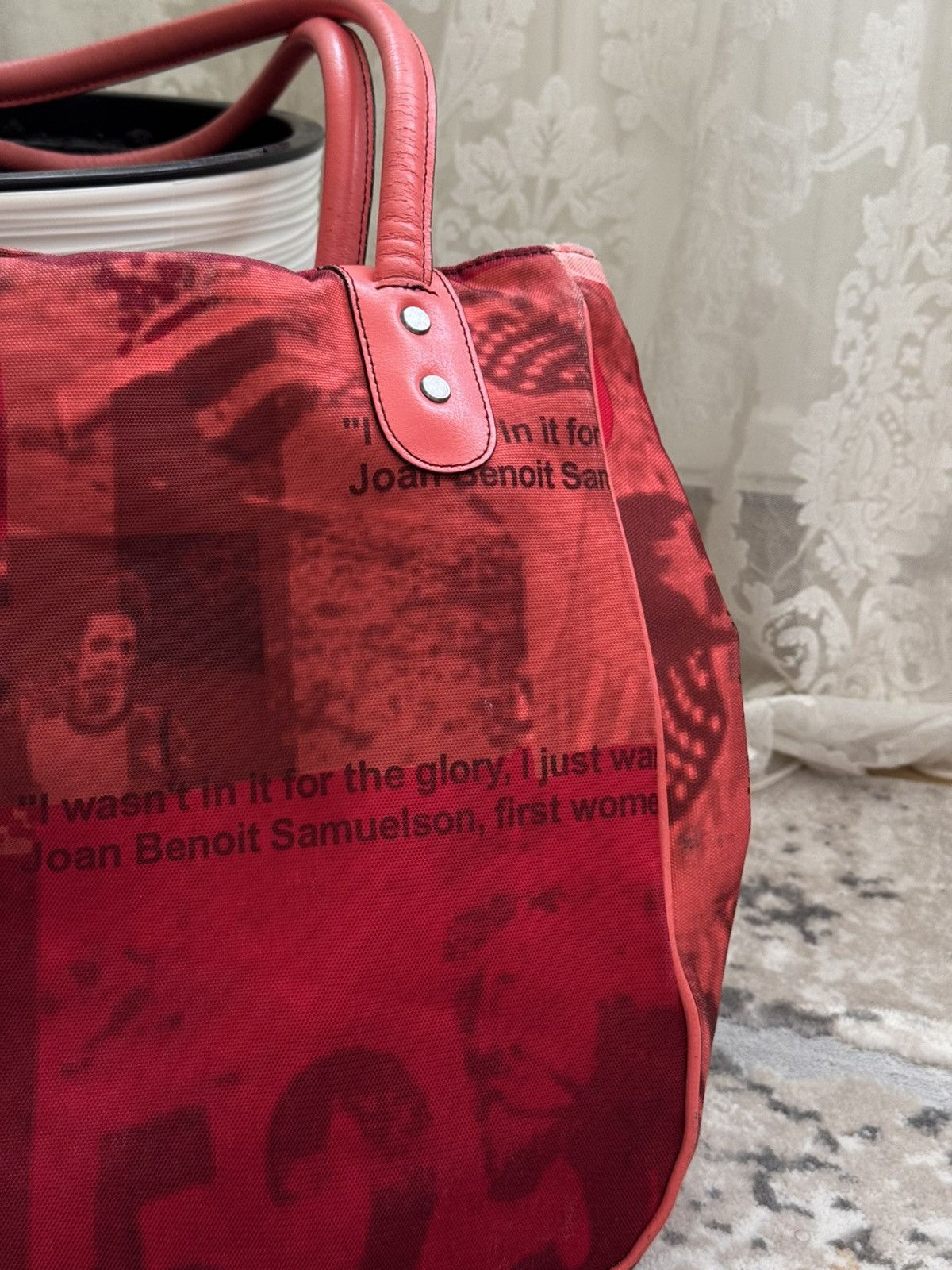Nike Vintage Nike Bag Red Art Print Limited Canvas Shoulder Bag Size ONE SIZE - 14 Thumbnail