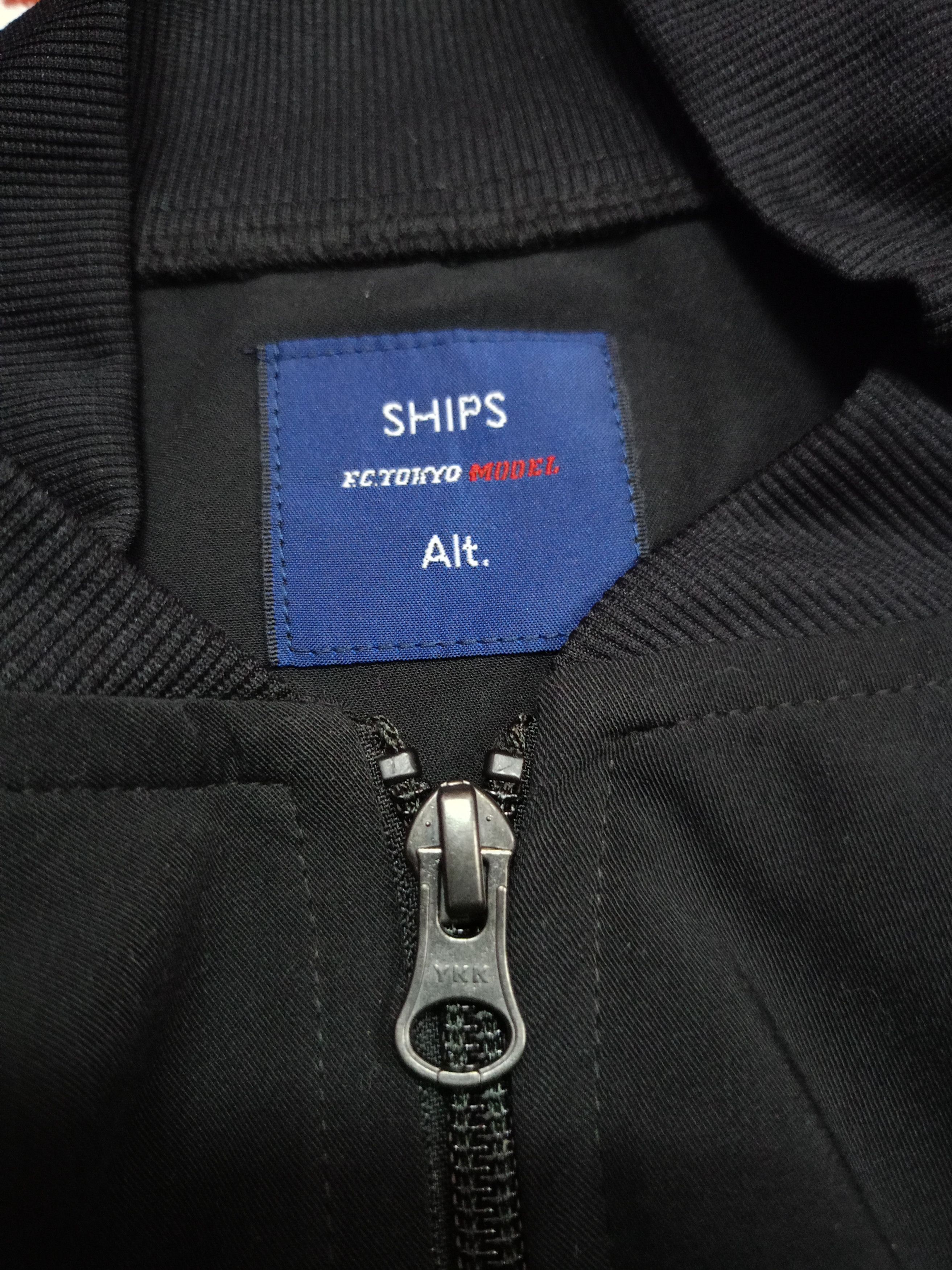 SHIPS JAPANESE BRAND X MODEL X SHIPS Size US M / EU 48-50 / 2 - 4 Thumbnail