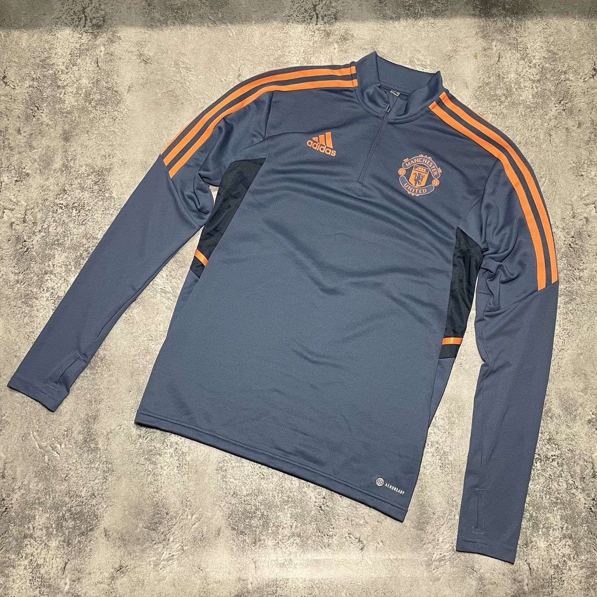 Adidas × Vintage Manchester United Adidas 22/23 training jersey Size US S / EU 44-46 / 1 - 1 Thumbnail