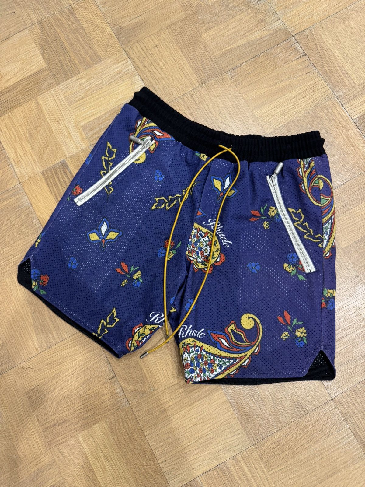 Rhude Rhude Shorts Size US 28 / EU 44 - 2 Thumbnail