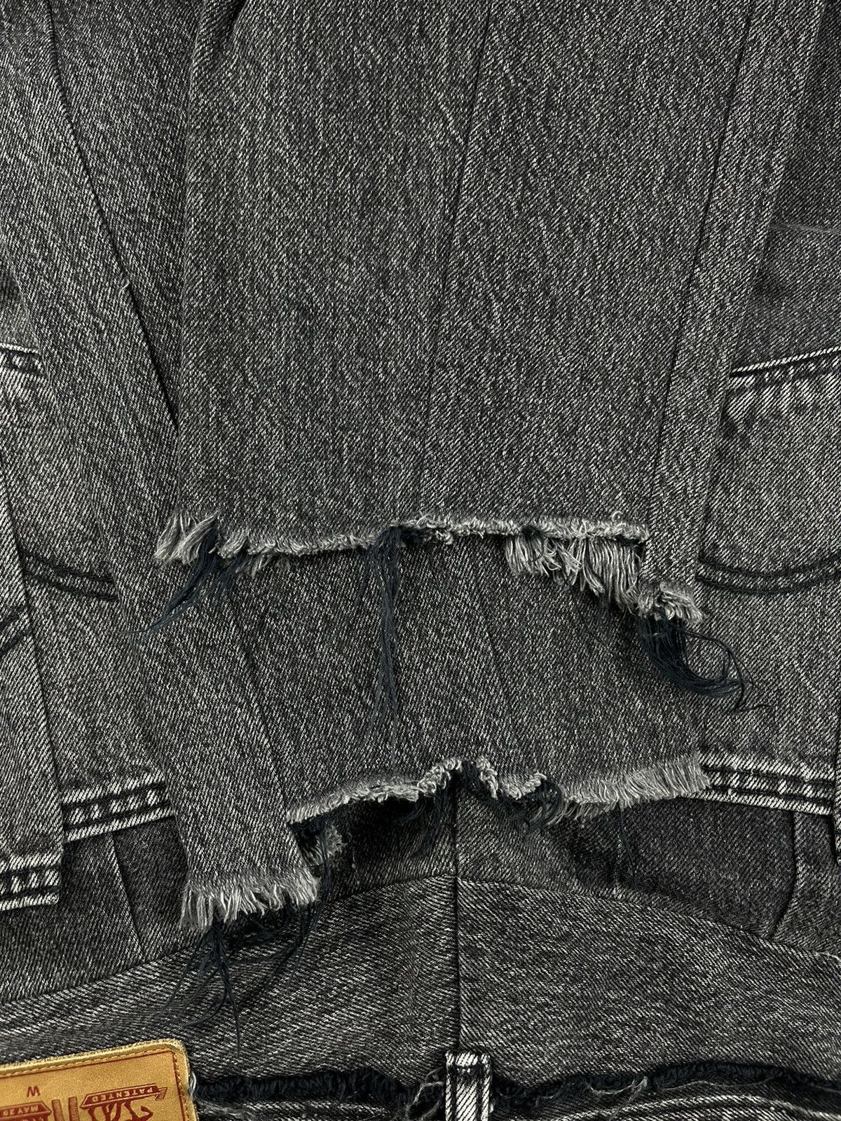 Levi's × Vetements SS17 Vetements Reworked Distressed Levi’s Denim Jeans Size US 32 / EU 48 - 8 Thumbnail