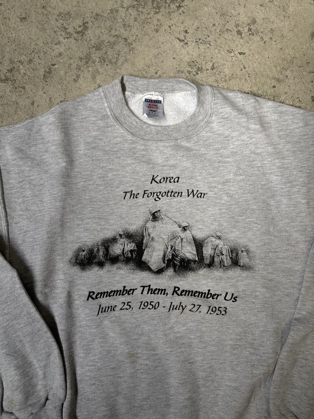 Jerzees Vintage Jerzees Korea “The Forgotten War” Gray Crewneck Size US M / EU 48-50 / 2 - 4 Thumbnail