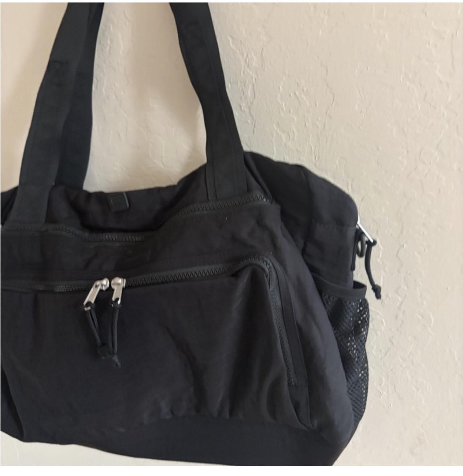 Other C&C California Black Tote with Pink Lining Size ONE SIZE - 2 Thumbnail