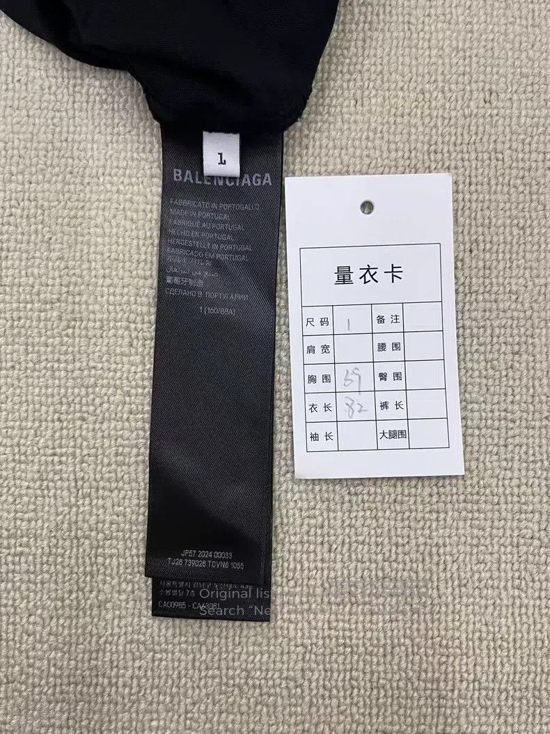 Balenciaga Balenciaga Solid color letter print round-neck short-sleev Size US S / EU 44-46 / 1 - 5 Thumbnail