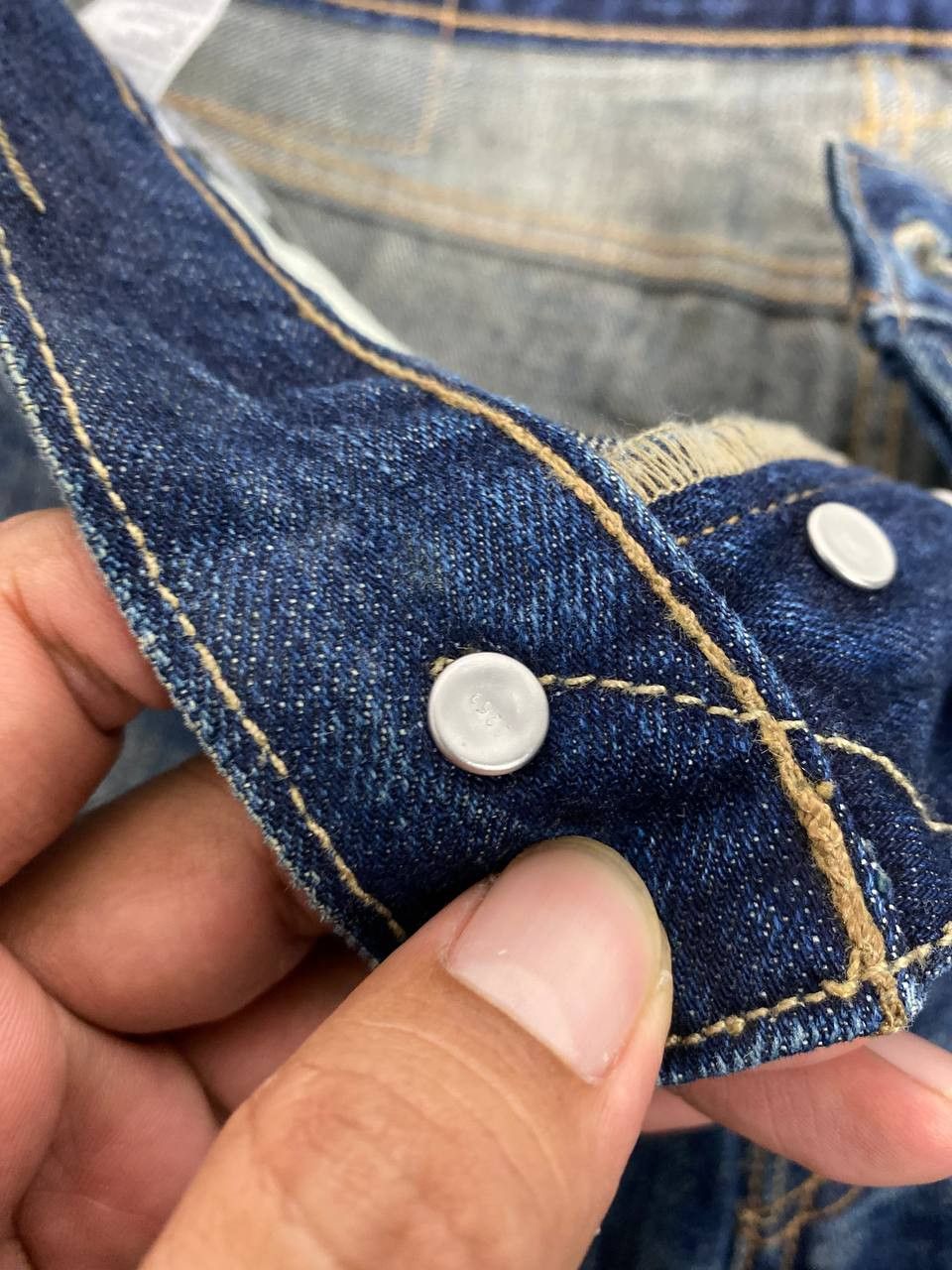 Levi's levis 501 darkwash distressed denim nice design Size US 34 / EU 50 - 11 Thumbnail