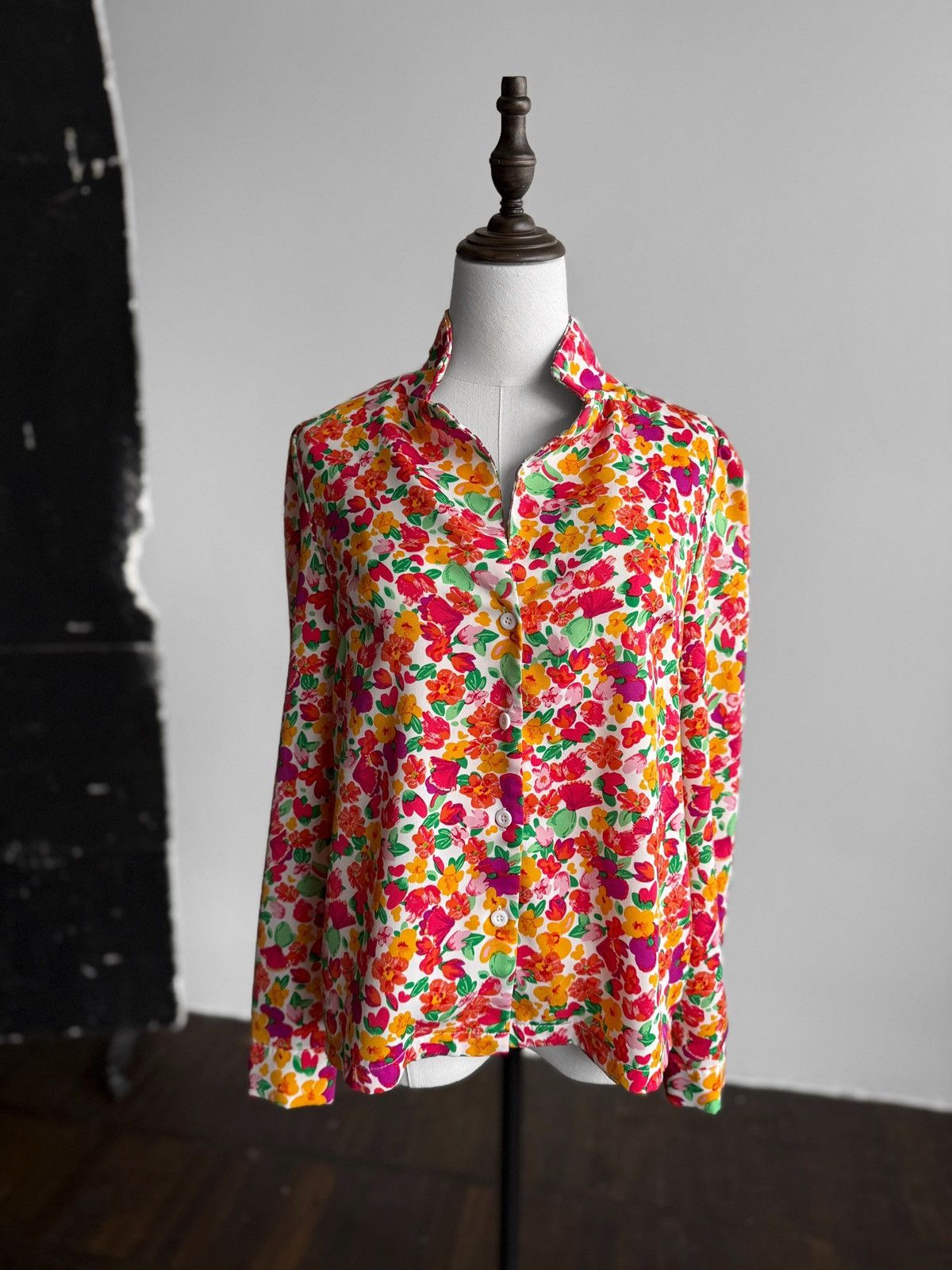 Shein Shein Floral Blouse Multicolor Button Front Long Sleeve Size M / US 6-8 / IT 42-44 - 1 Thumbnail