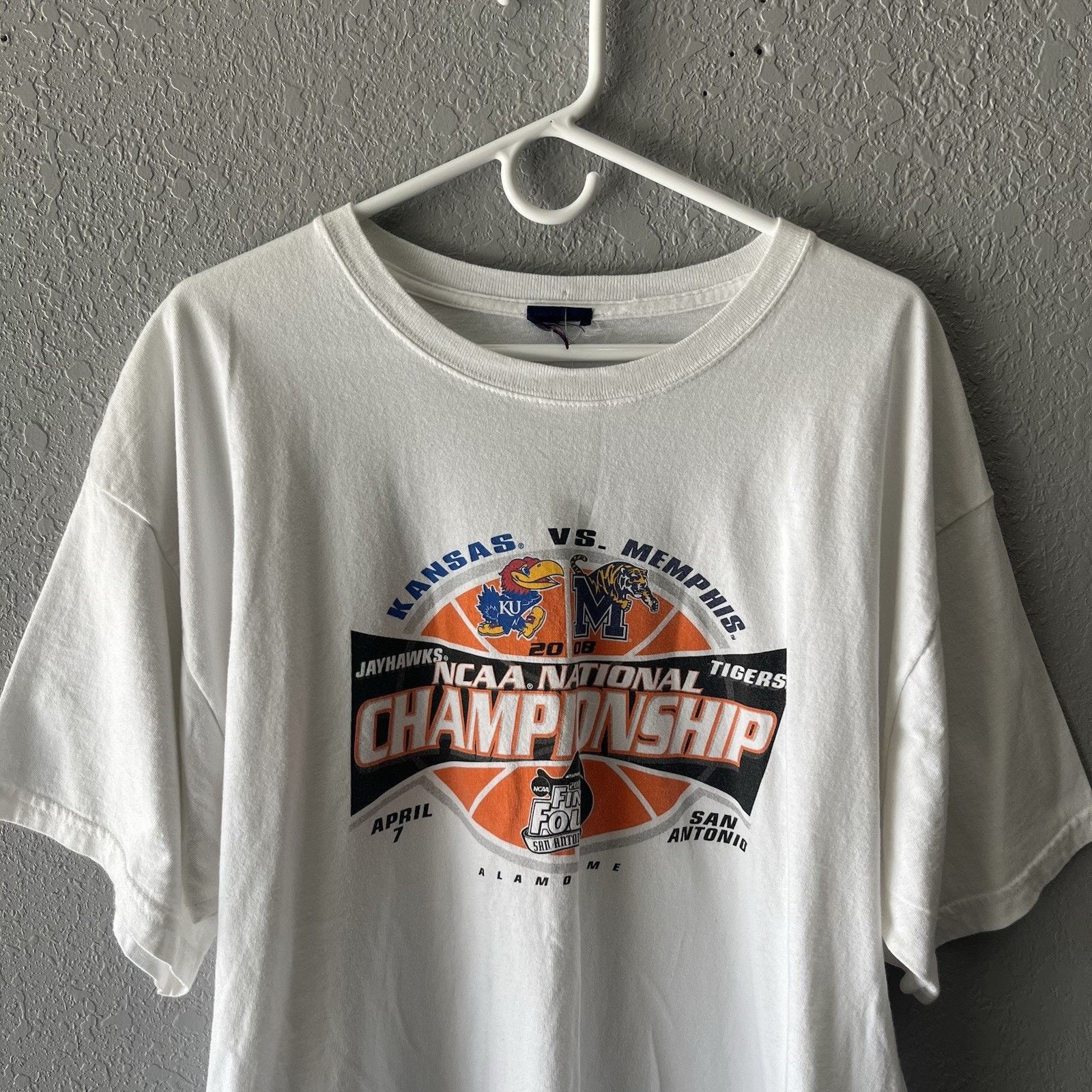 Other 2008 KU Mizzou Final Four Championship White Tshirt Men’s XL Size US XL / EU 56 / 4 - 2 Thumbnail
