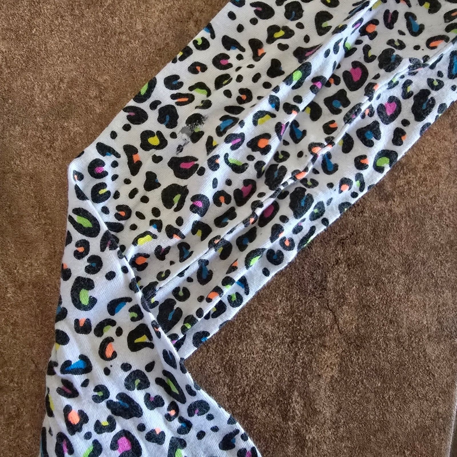 Other White Neon Leopard | ZENANA OUTFITTERS | Long Sleeve Size M / US 6-8 / IT 42-44 - 3 Thumbnail