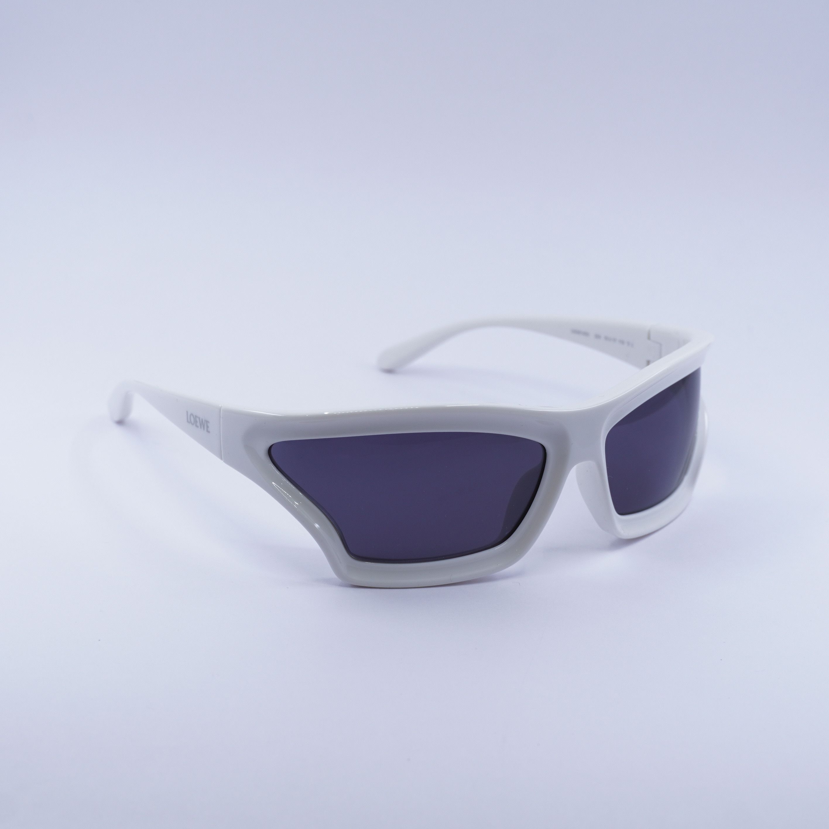 Loewe Loewe LW40143U 25A Sunglasses Ivory Geometric Frame Size ONE SIZE - 1 Thumbnail