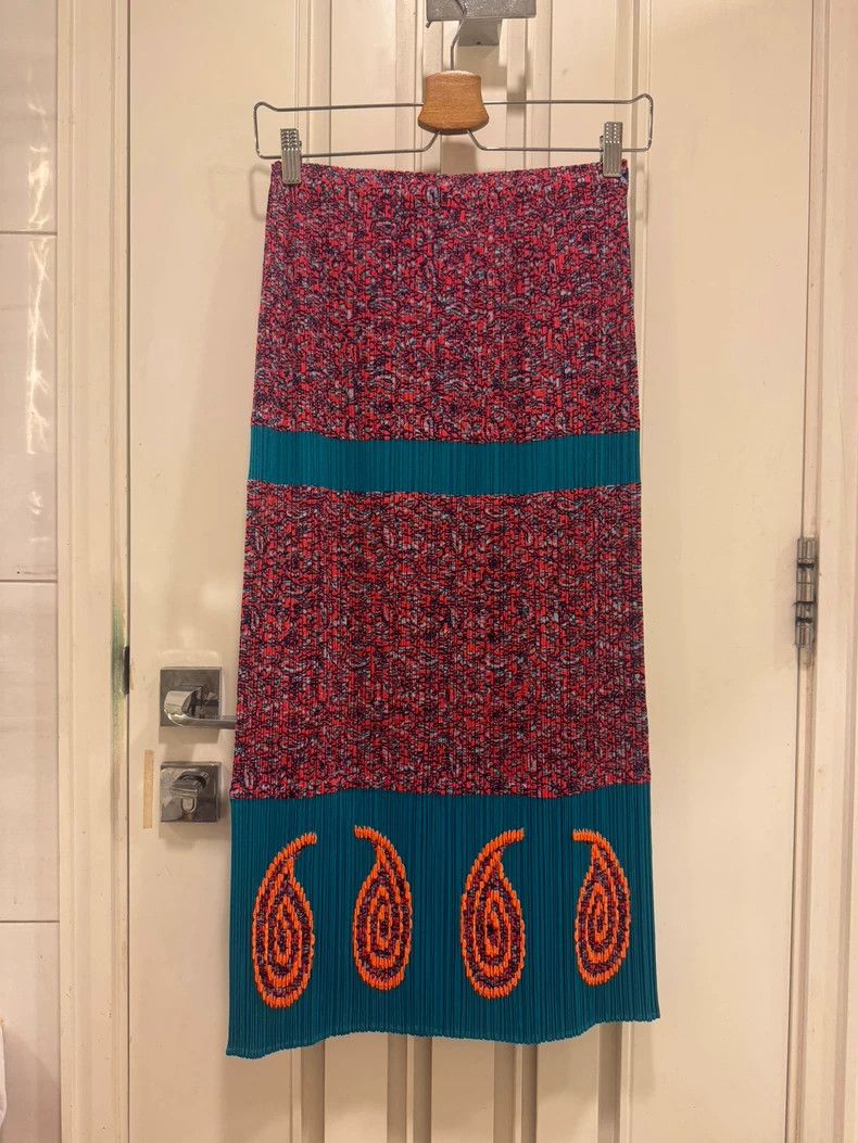 Issey Miyake Issey Miyake size:2 Cashew flower skirt Size 42" / US 20 - 1 Thumbnail